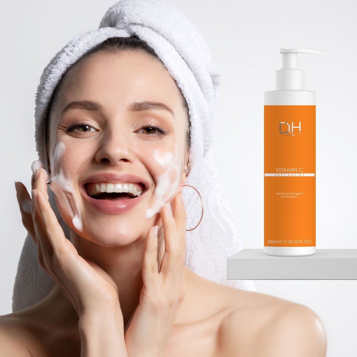 Dr H Vitamin C Anti-Ageing Cleanser 200ml image 4