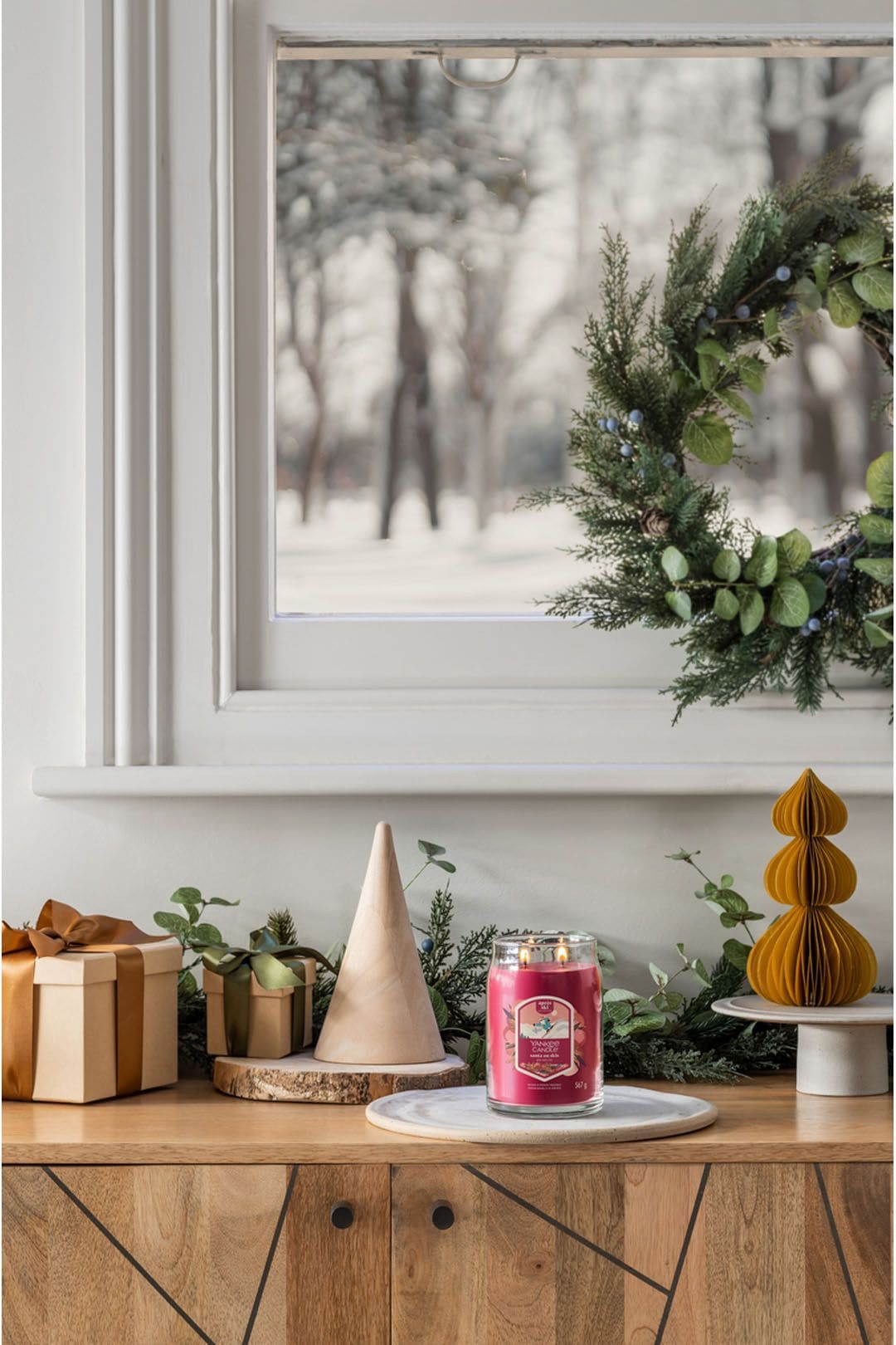 Yankee Candle Signature Large Jar Santa On Skis Multi image 3