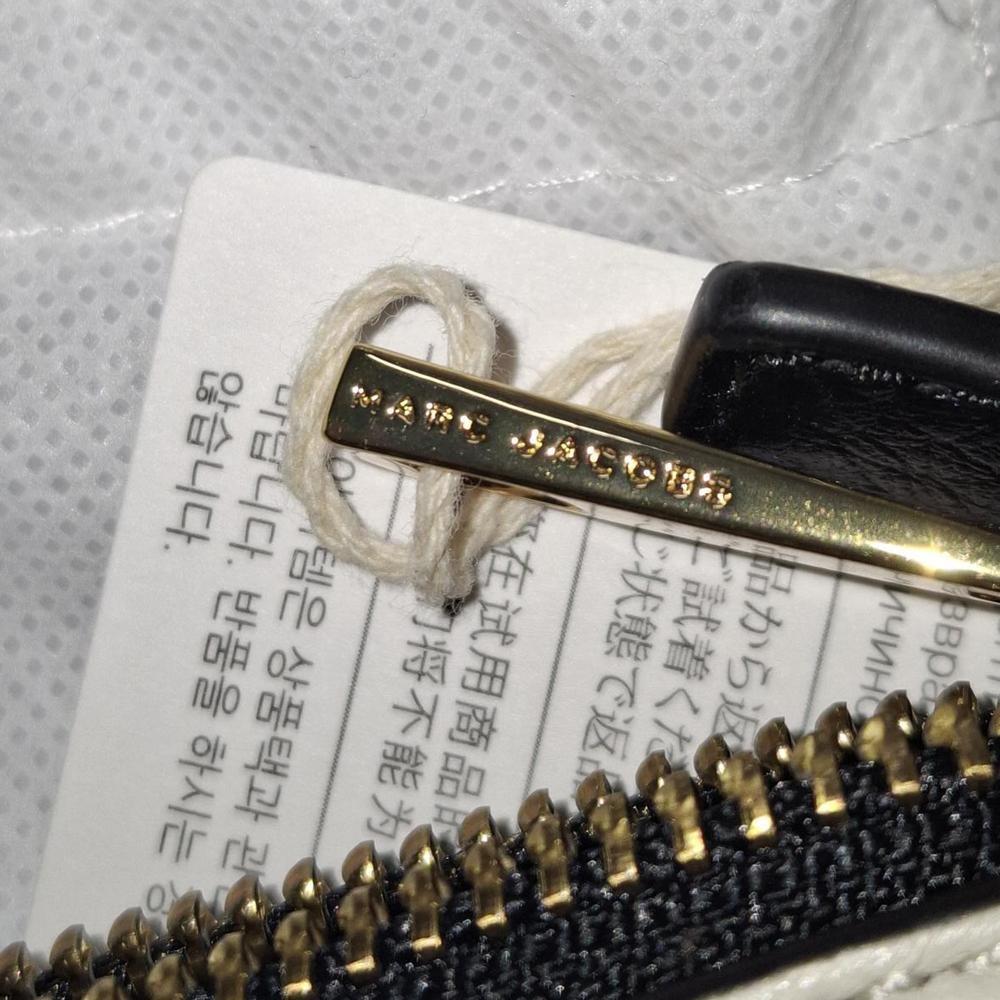 Marc Jacobs Preloved Crossbody Bag Zip Closure Wo - White | Ecru Crossbody Bags image 9