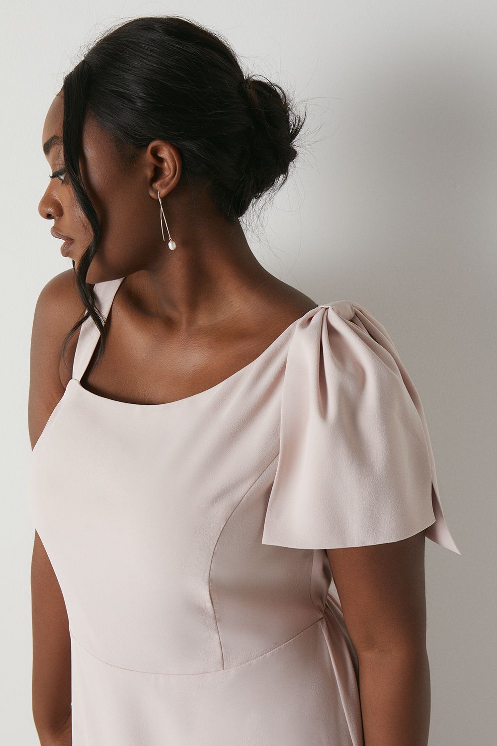 Coast Plus Size Bow One Shoulder Bridesmaid Maxi Dress Blush image 4