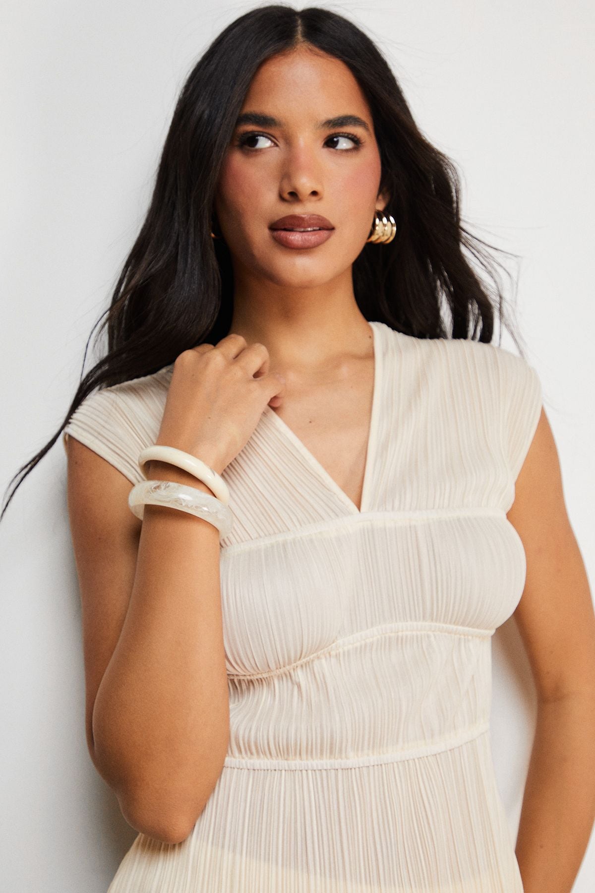 Warehouse Plisse Seam Detail Asymmetric Hem Top Cream image 4