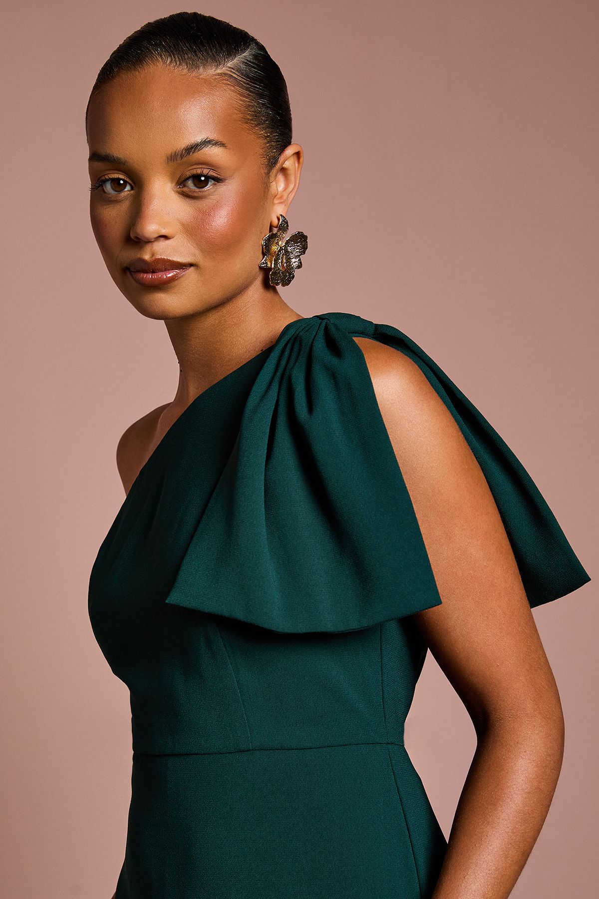 Coast Coast Honoured Petite Bow One Shoulder Maxi Bridesmaid Dress Emerald image 4