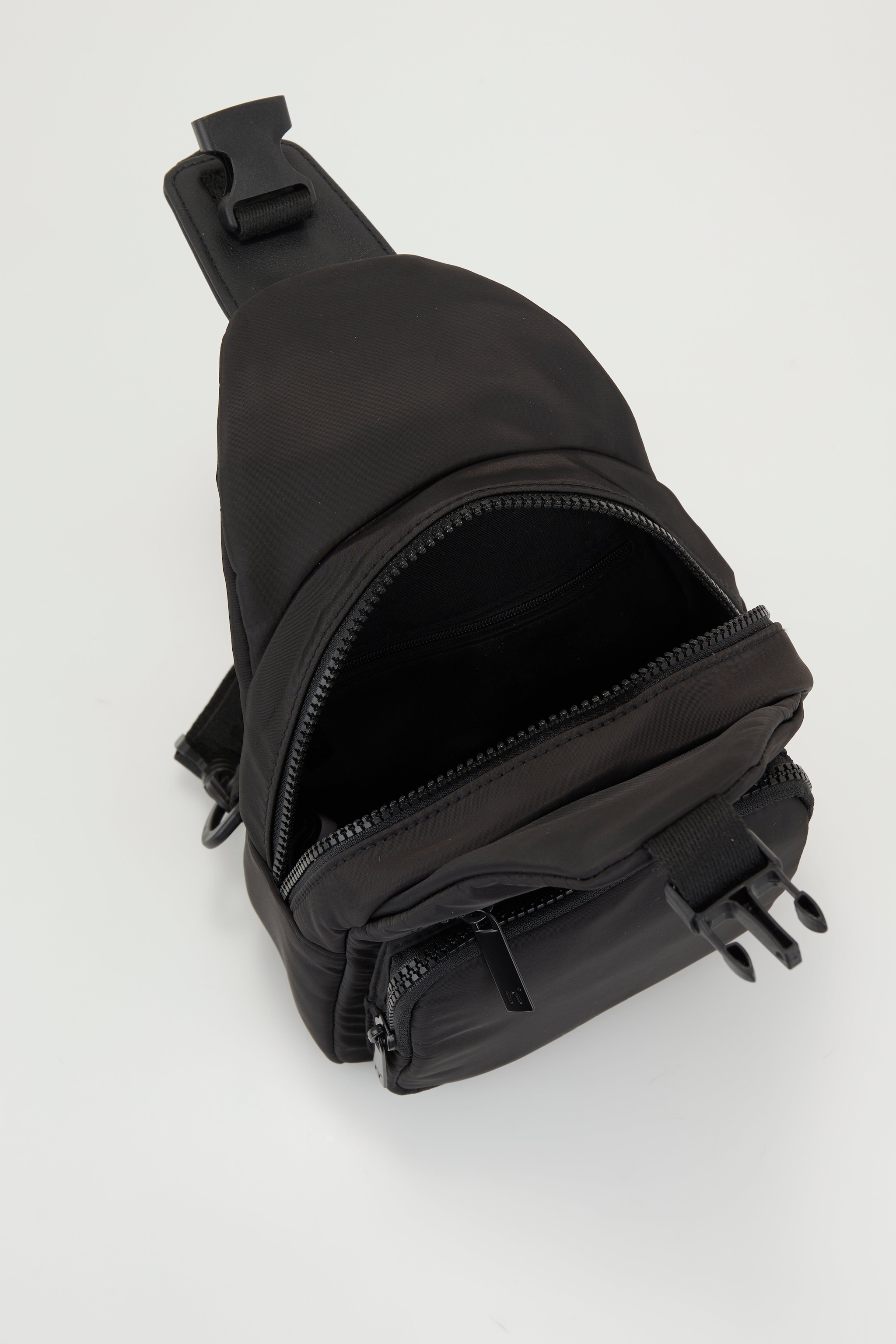 Nere Travel Seeker Sling Bag image 3