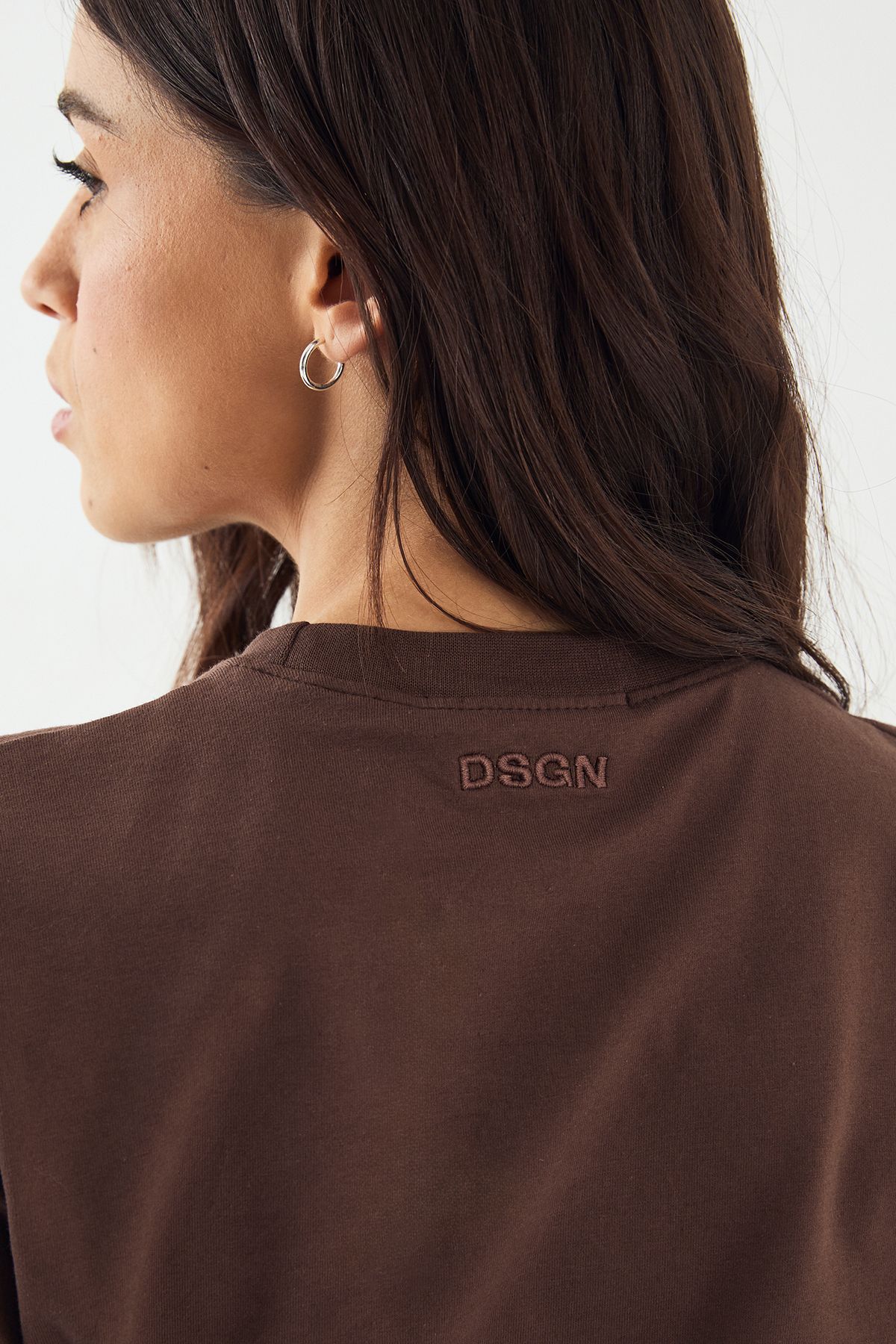 DSGN Studio DSGN Studio Ruched Side Cinched Short Sleeve Top Dark Chocolate image 4