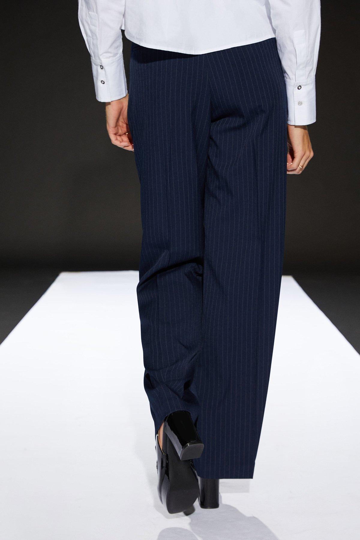 RUNWAY 1.8.1.8 Runway 1.8.1.8 Pleat Detail Trouser image 3