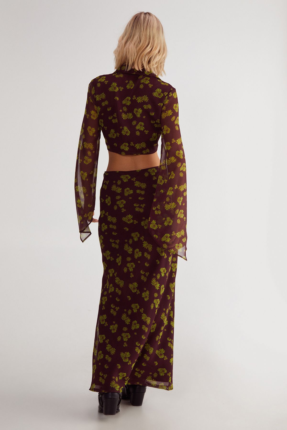 NastyGal Ditsy Crinkle Chiffon Bias Maxi Skirt Chocolate image 5