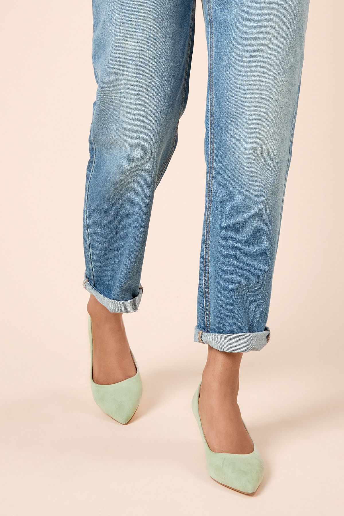 Dorothy Perkins Wide Fit Dove Kitten Heel Court Shoes Sage image 2