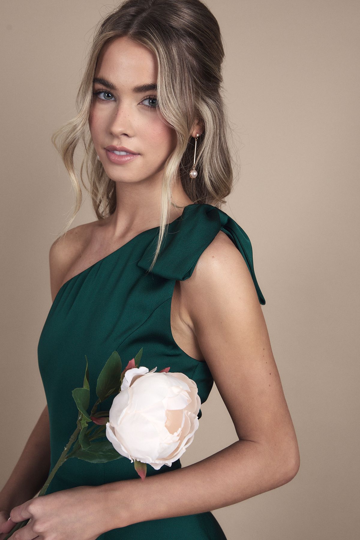 Coast Teen Coast One Shoulder Bow Bridesmaid Dress Emerald image 2