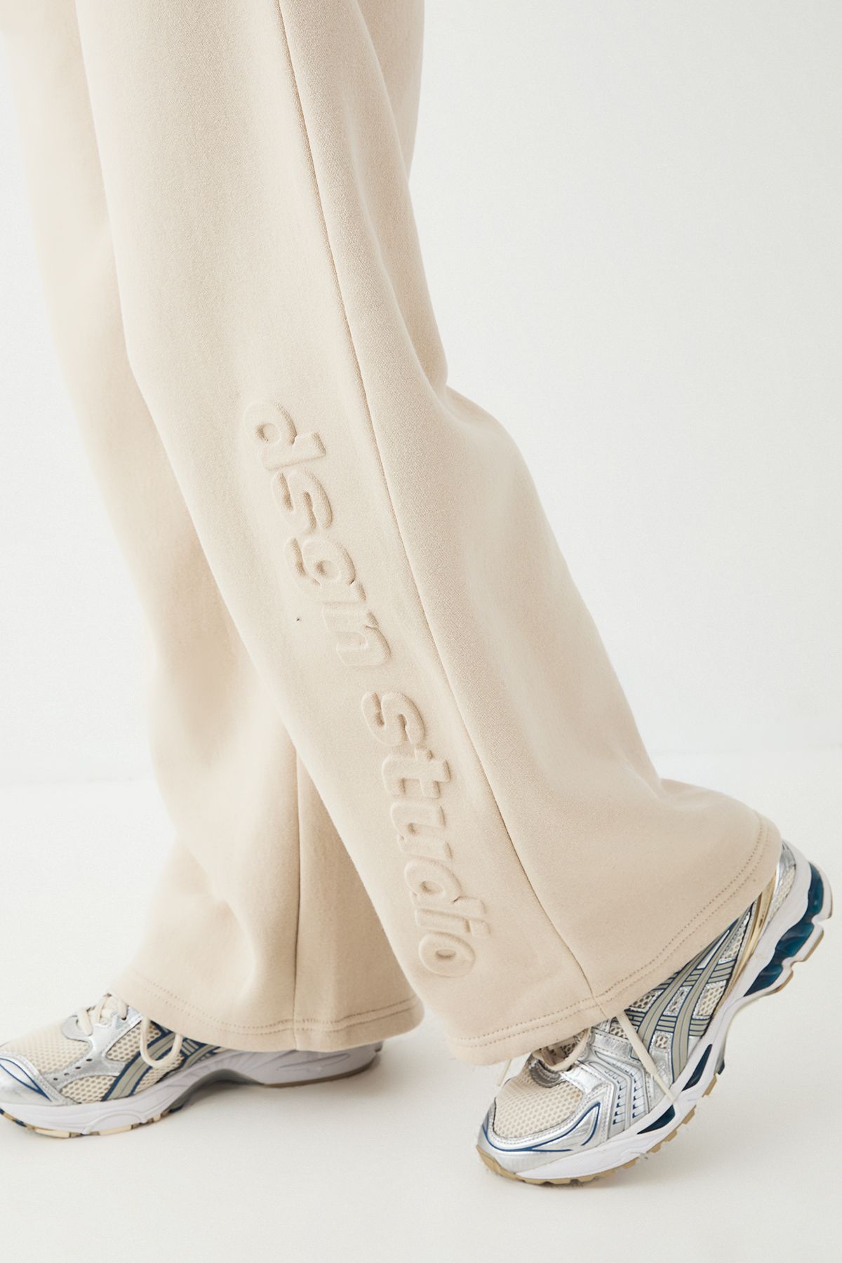 DSGN Studio DSGN Studio Embossed Wide Leg Jogger Stone image 4