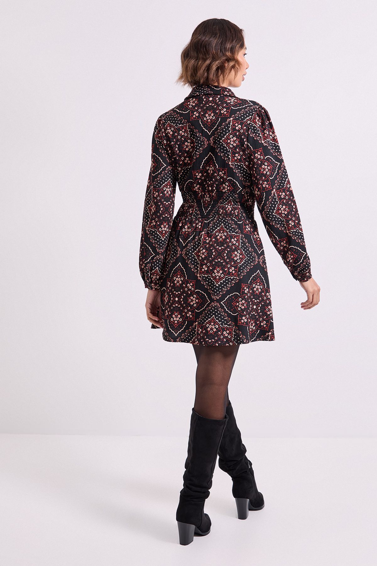 Dorothy Perkins Geo Shirred Waist Collar Detail Jersey Mini Dress Geo image 3