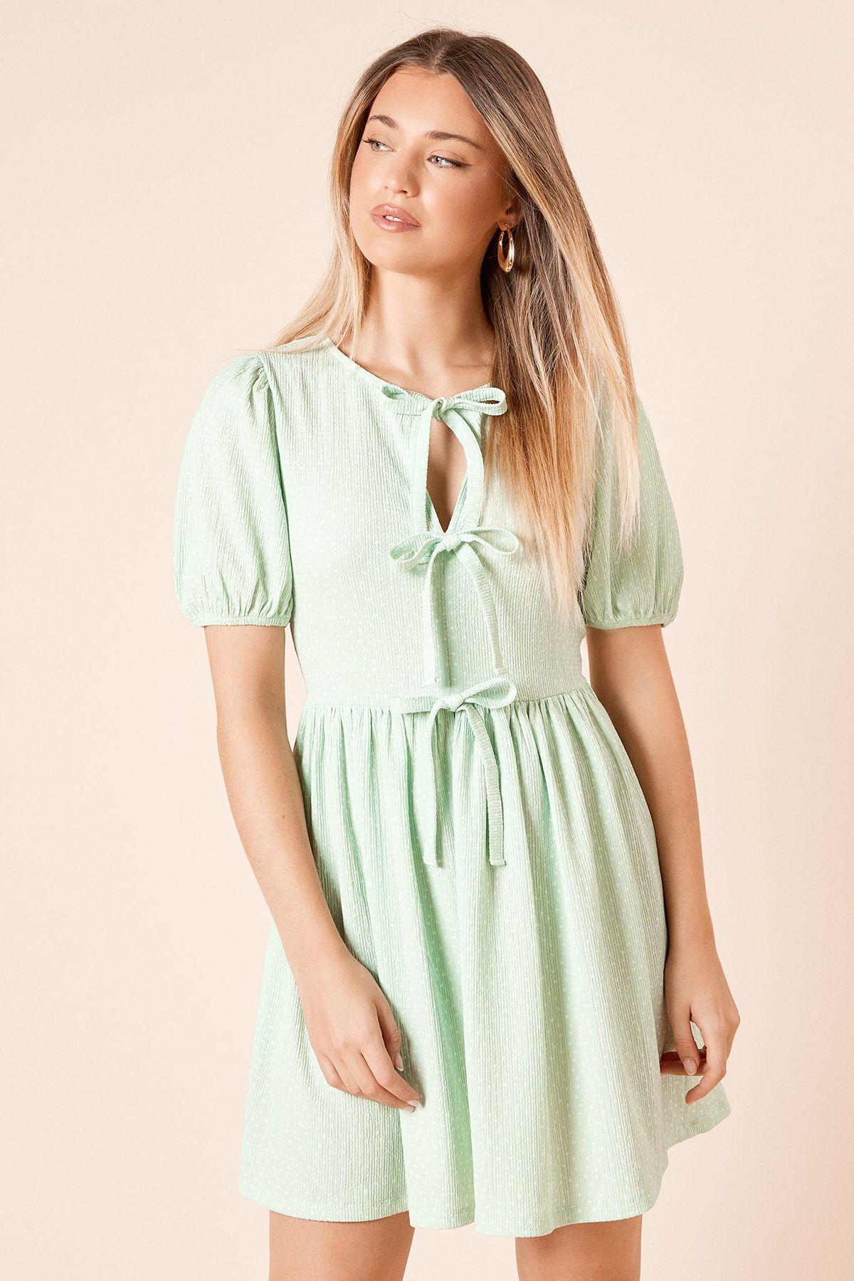 Dorothy Perkins Pin Spot Bow Tie Front Puff Sleeve Jersey Mini Dress Green image 2