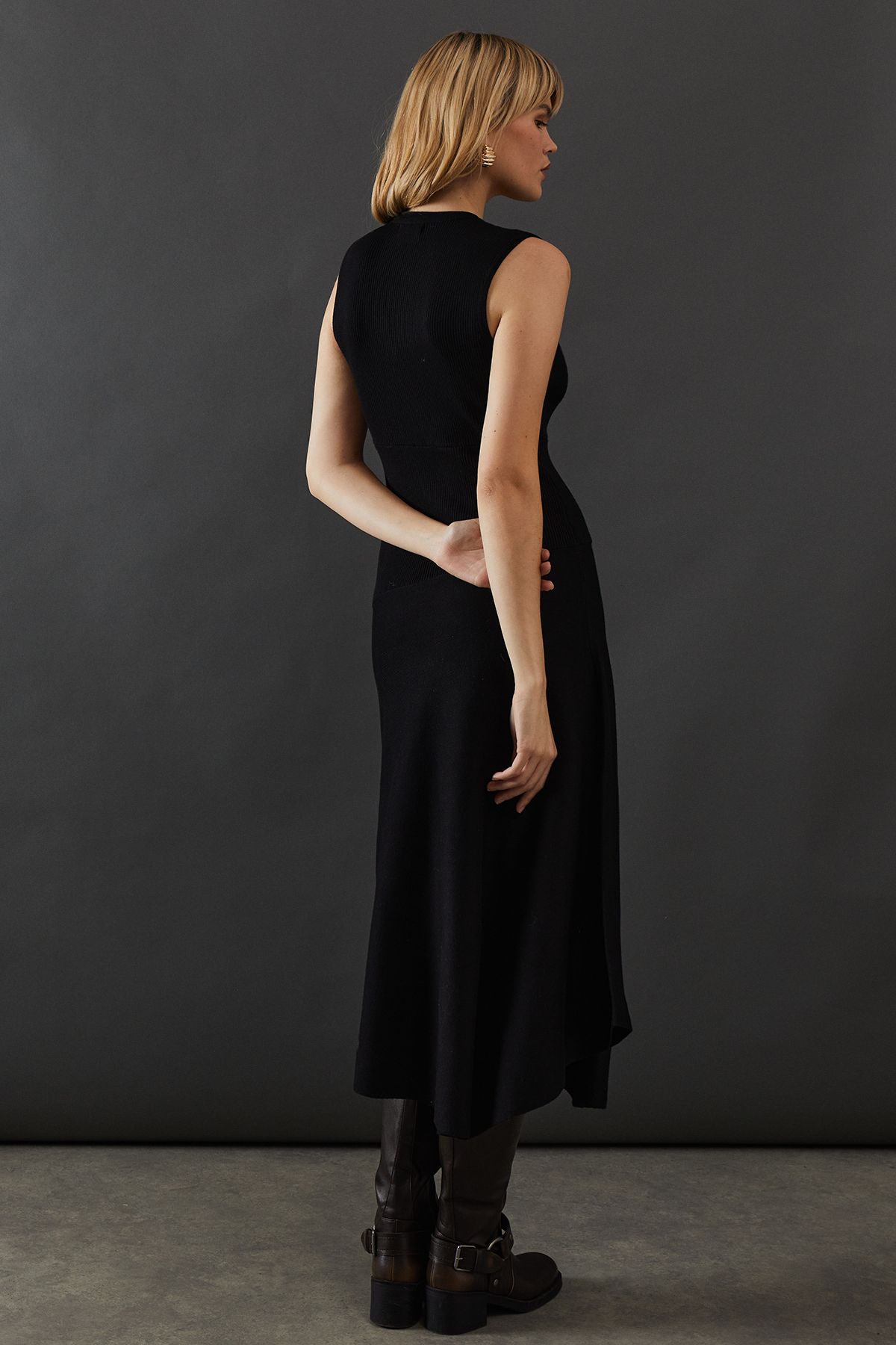 Warehouse Sleeveless Asymmetric Hem Knitted Dress Black image 3