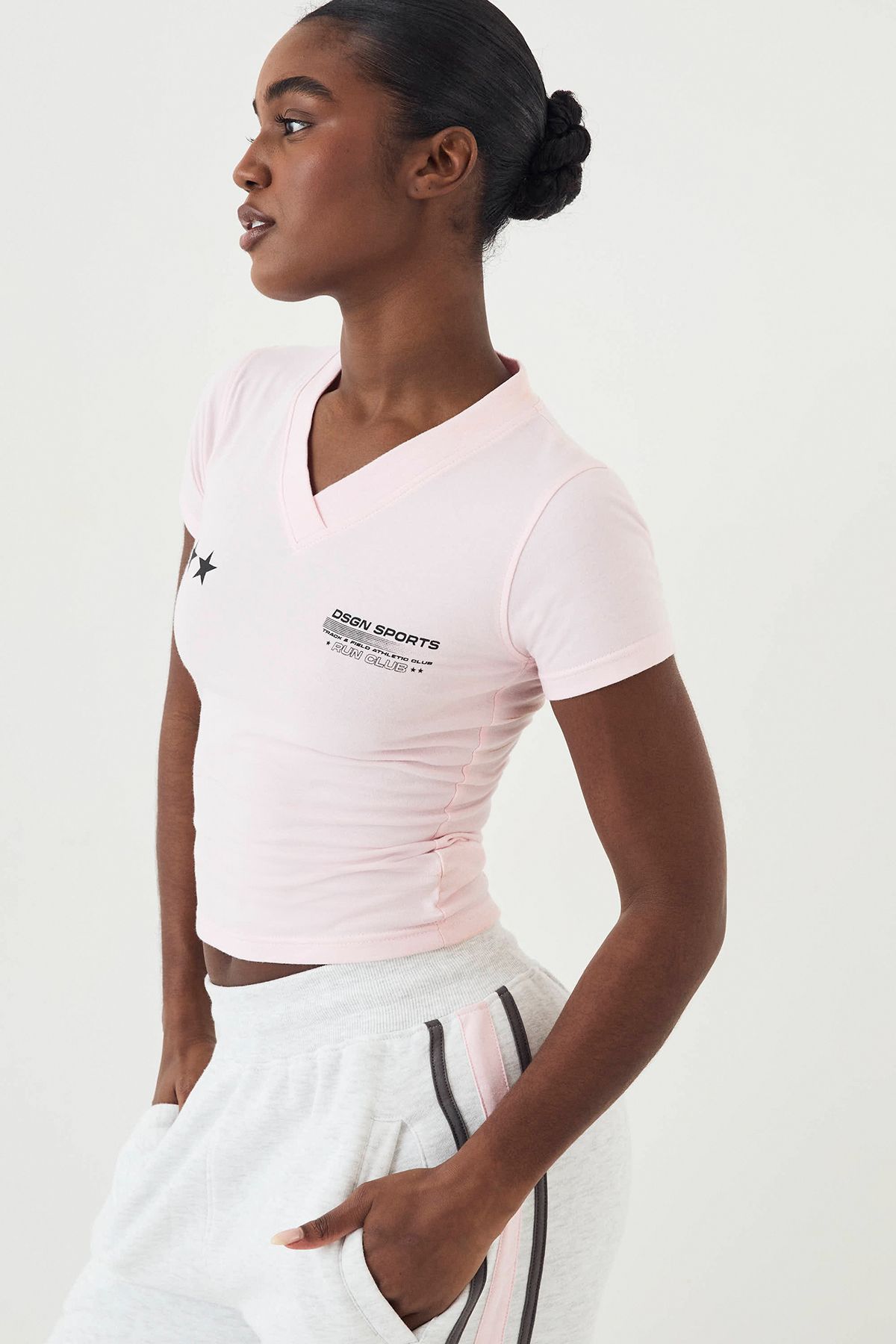 DSGN Studio DSGN Studio Sport V Neck Fitted T-Shirt Marshmallow Pink image 3