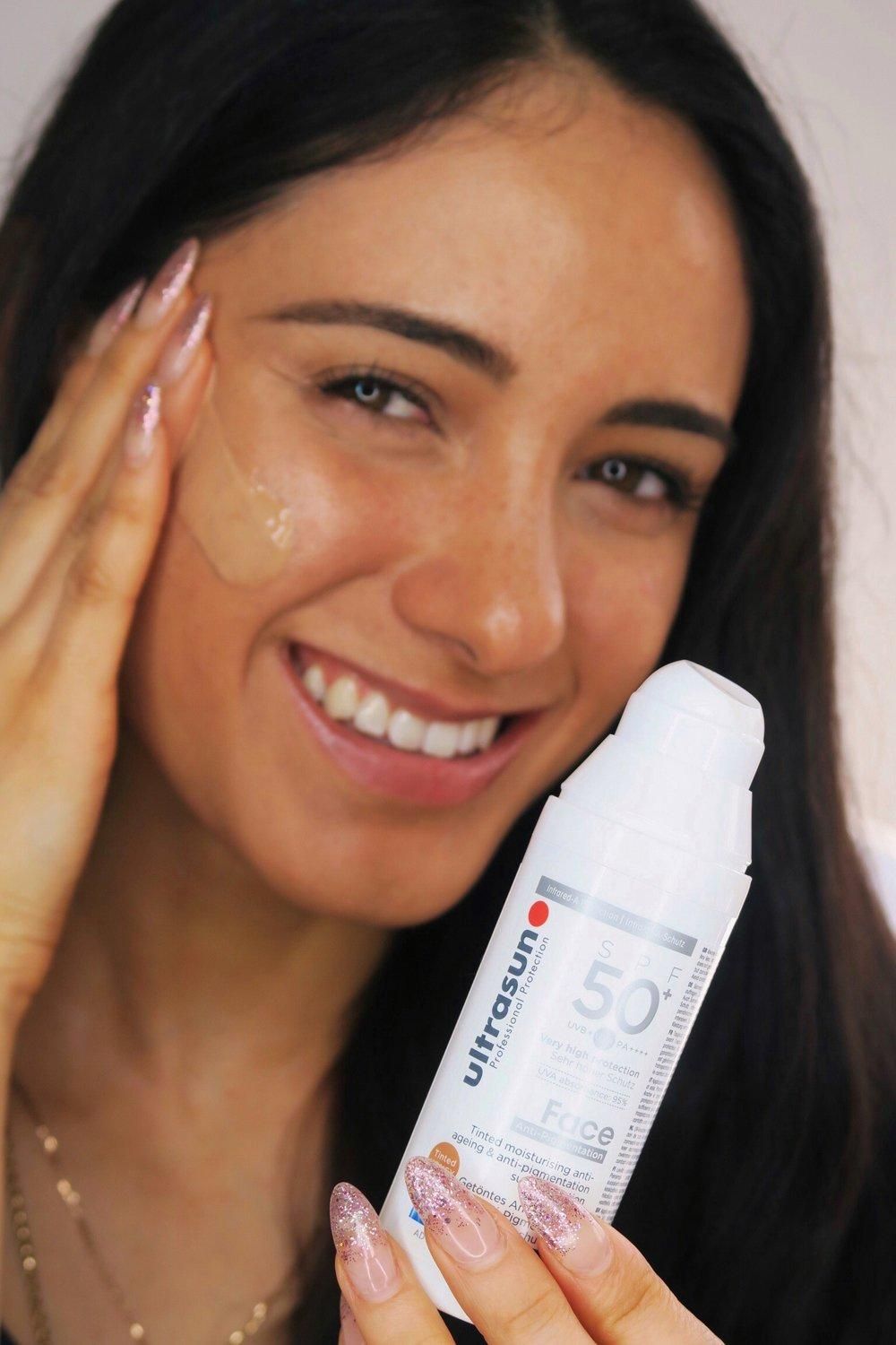 Ultrasun Face Anti-Pigmentation Tinted SPF50+ 50ml Honey image 3