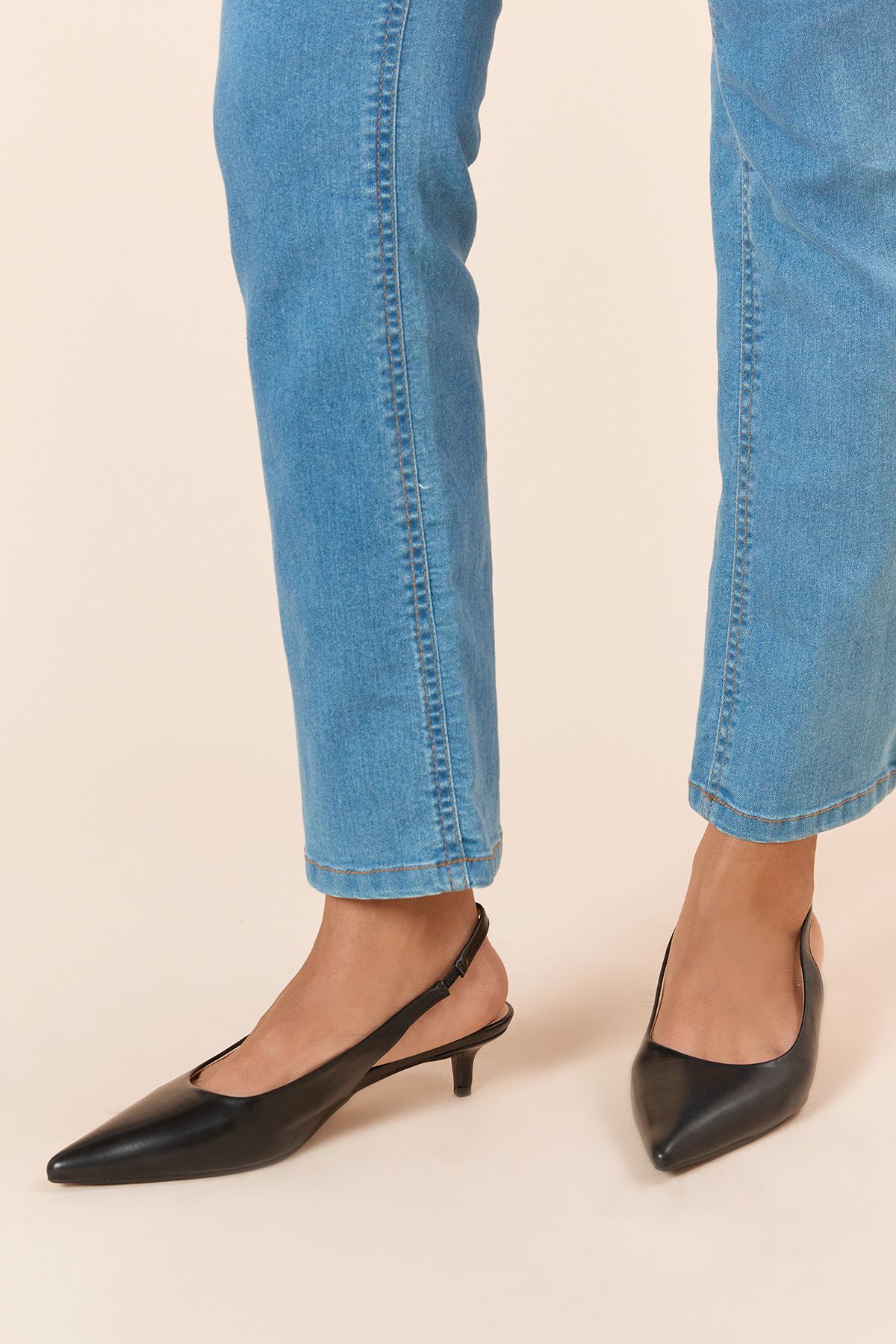 Dorothy Perkins Faelina Faux Leather Slingback Kitten Heel Court Shoes Black image 1