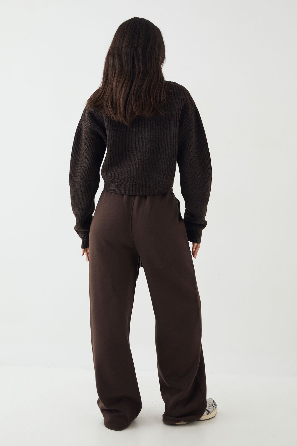 DSGN Studio DSGN Studio Self Fabric Applique Straight Leg Jogger Dark Chocolate image 2