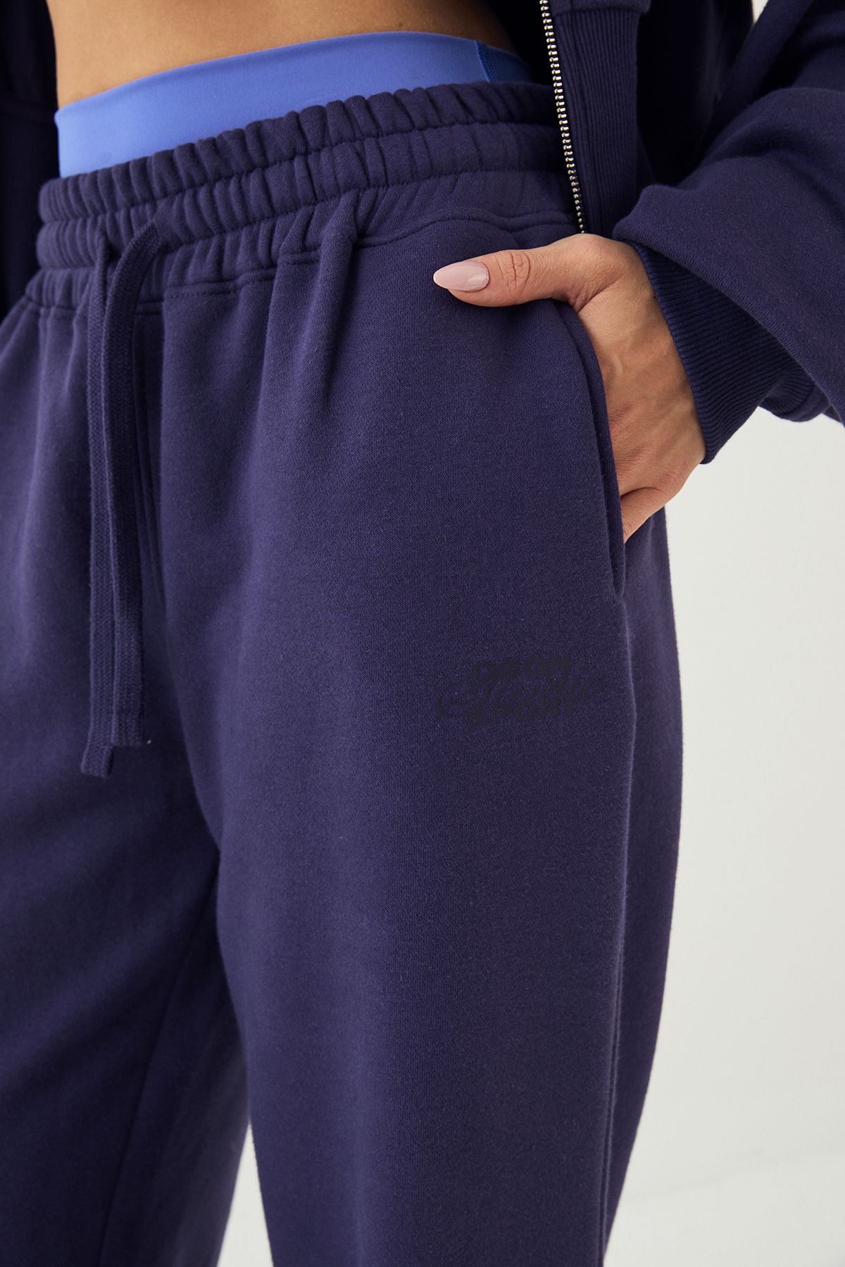 DSGN Studio DSGN Studio Sport Straight Leg Jogger Blackberry image 4