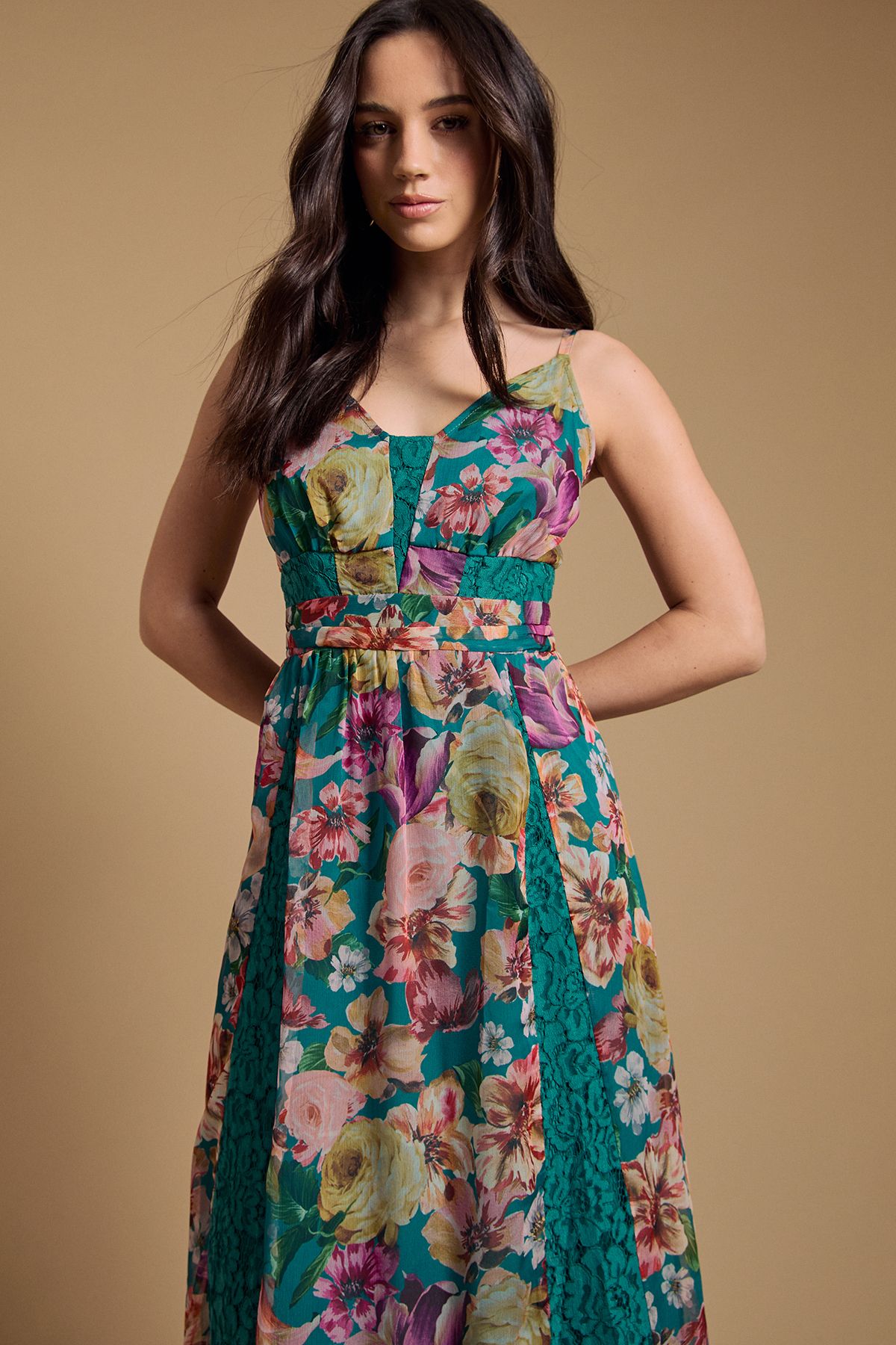 Oasis Lace Panelled Waist Pleated Maxi Dress Green image 4