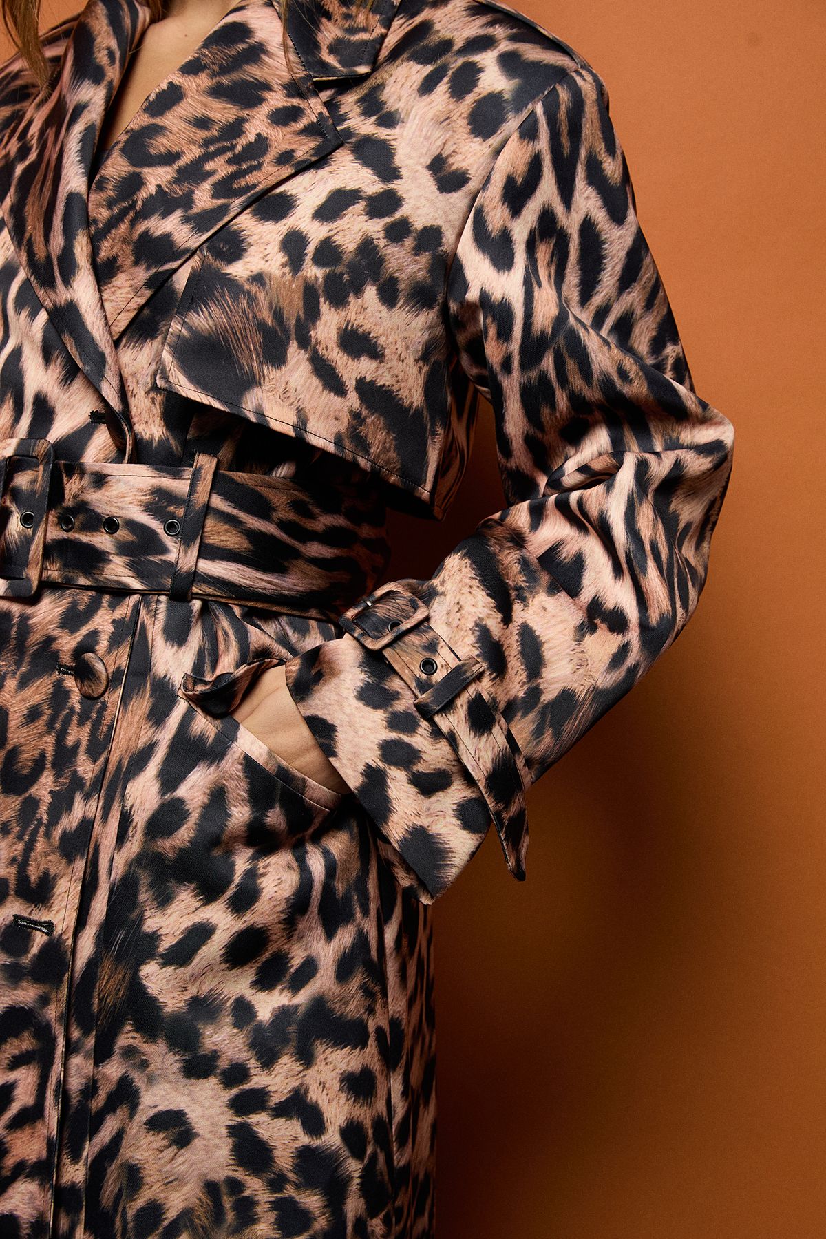 Coast Coast Muse Leopard Printed Satin Trench Coat Leopard image 4