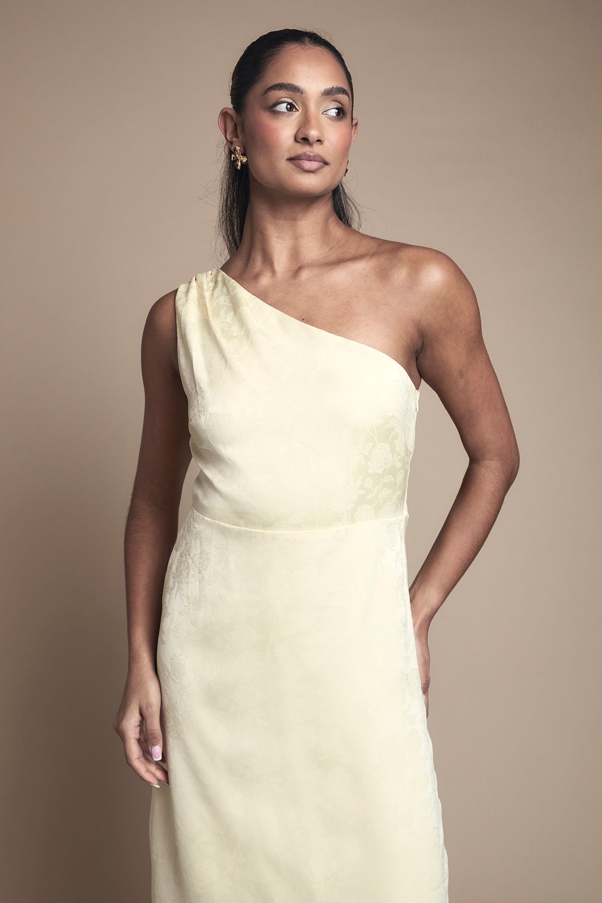 Oasis One Shoulder Satin Jacquard Bridesmaid Maxi Dress Butter image 2