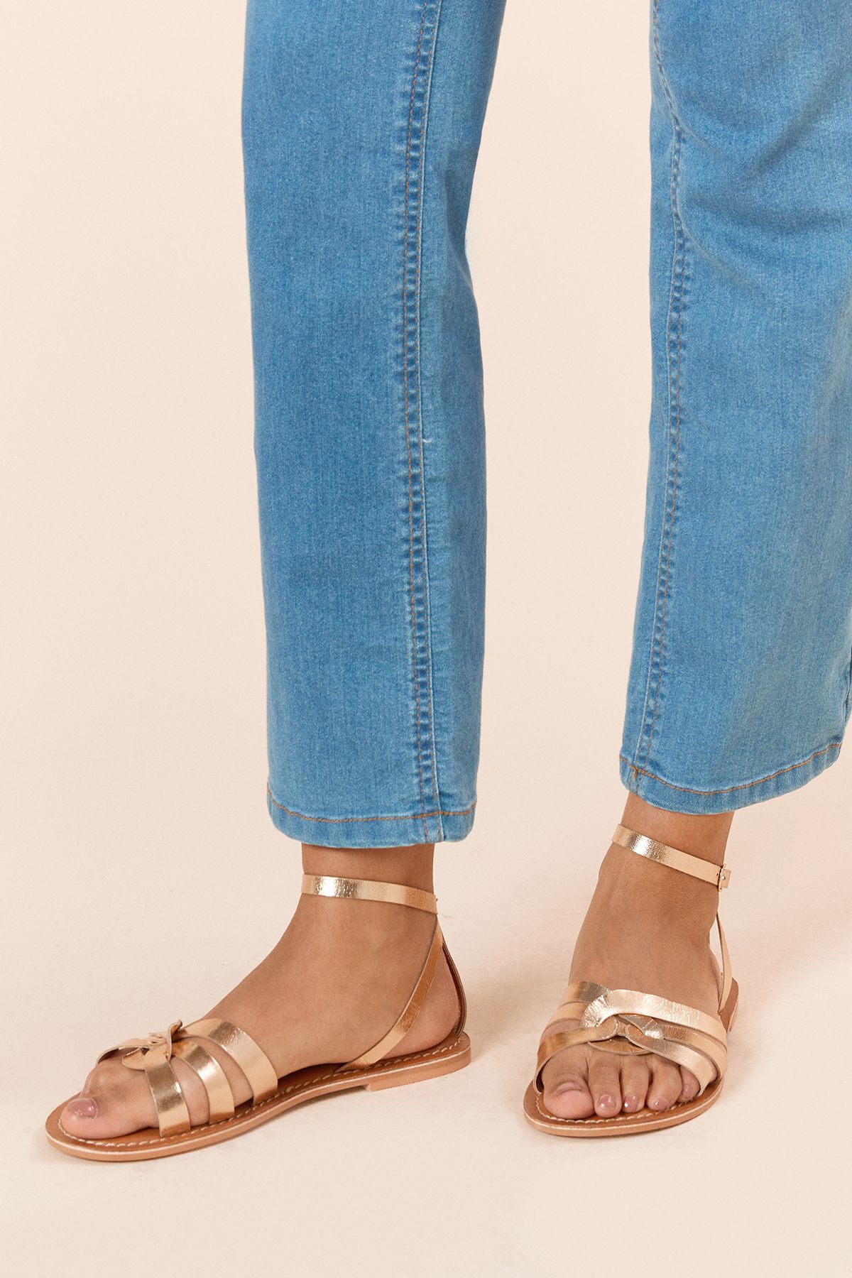 Dorothy Perkins Wide Fit Jaleesa Real Leather Woven Flat Sandals Gold image 3