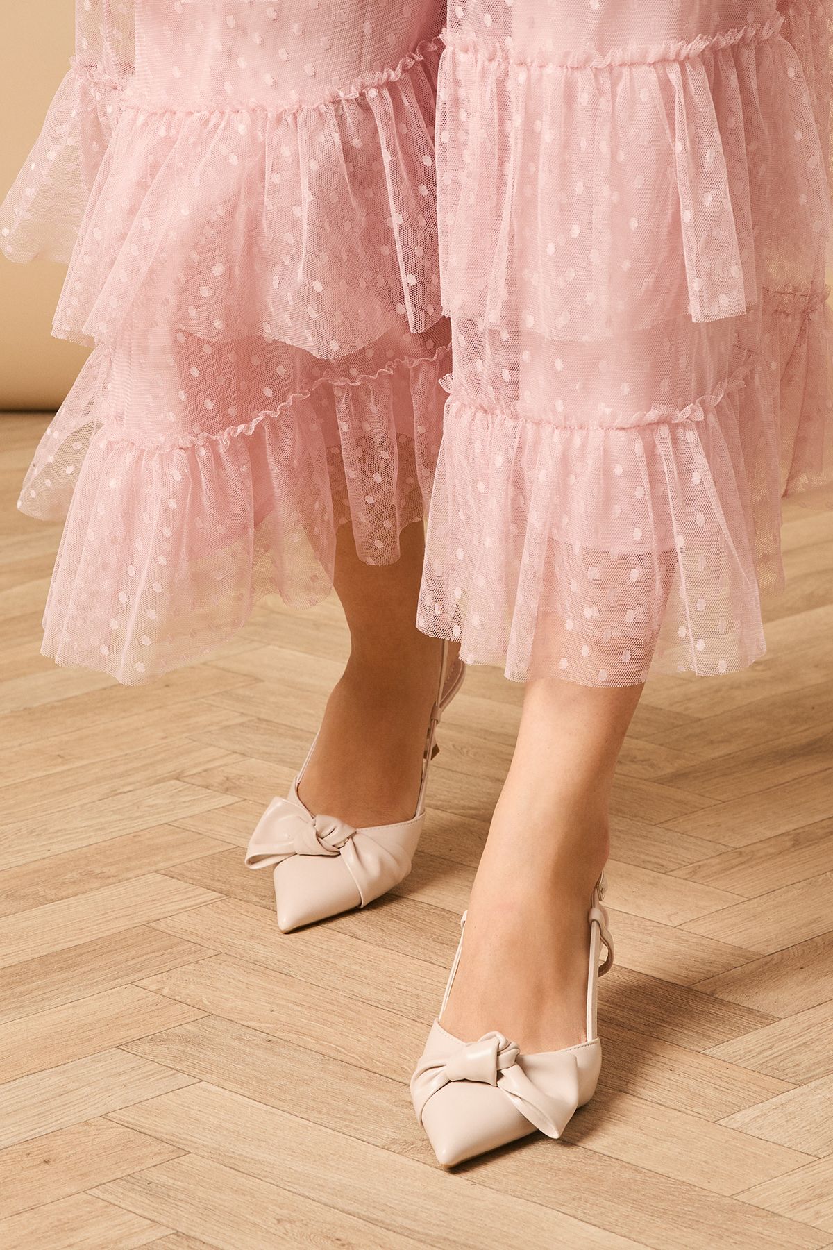 Oasis Dilly Faux Leather Bow Detail Slingback Kitten Heel Court Shoes Beige image 3