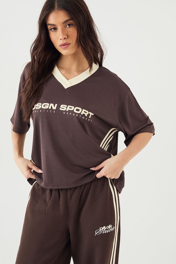 DSGN Studio DSGN Studio Stripe Short Sleeve Football Top Dark Chocolate