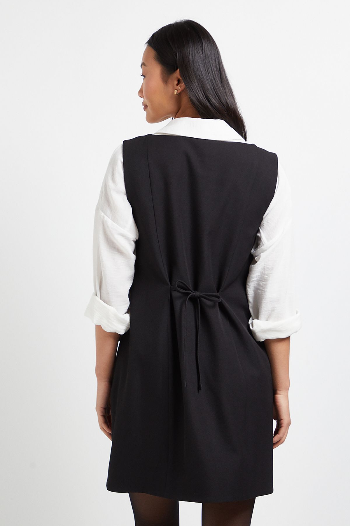 Dorothy Perkins Petite Pocket Detail Tie Back Pinafore Mini Dress Black image 4