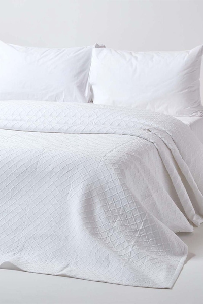 Homescapes Cotton Contemporary Diamond Pattern Bedspread