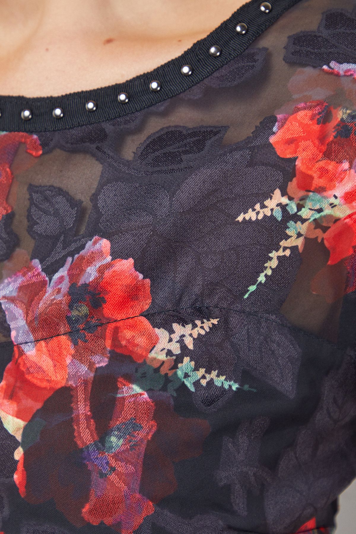 Oasis Printed Jacquard Stud Trim Detail Puff Sleeve Midi Dress Floral image 5