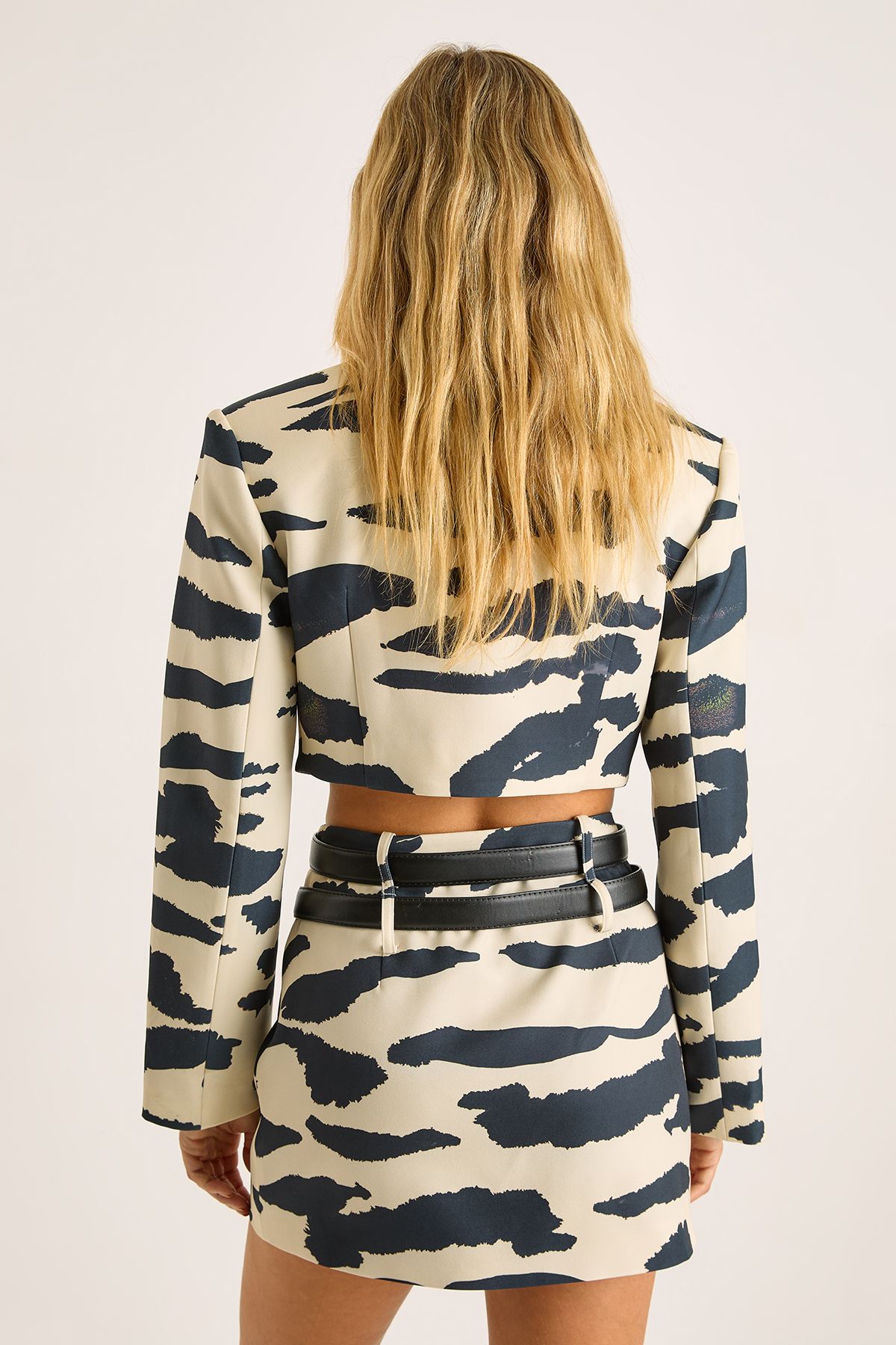 NastyGal Tiger Cropped Blazer Butter image 4