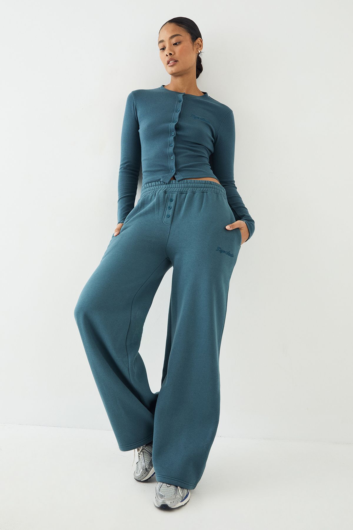 DSGN Studio DSGN Studio Embroidery Henley Jogger Teal image 1