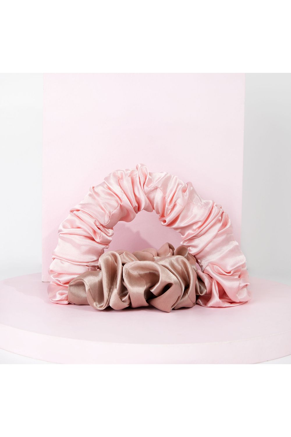 Brushworks Heatless Curling Scrunchie Pink image 4