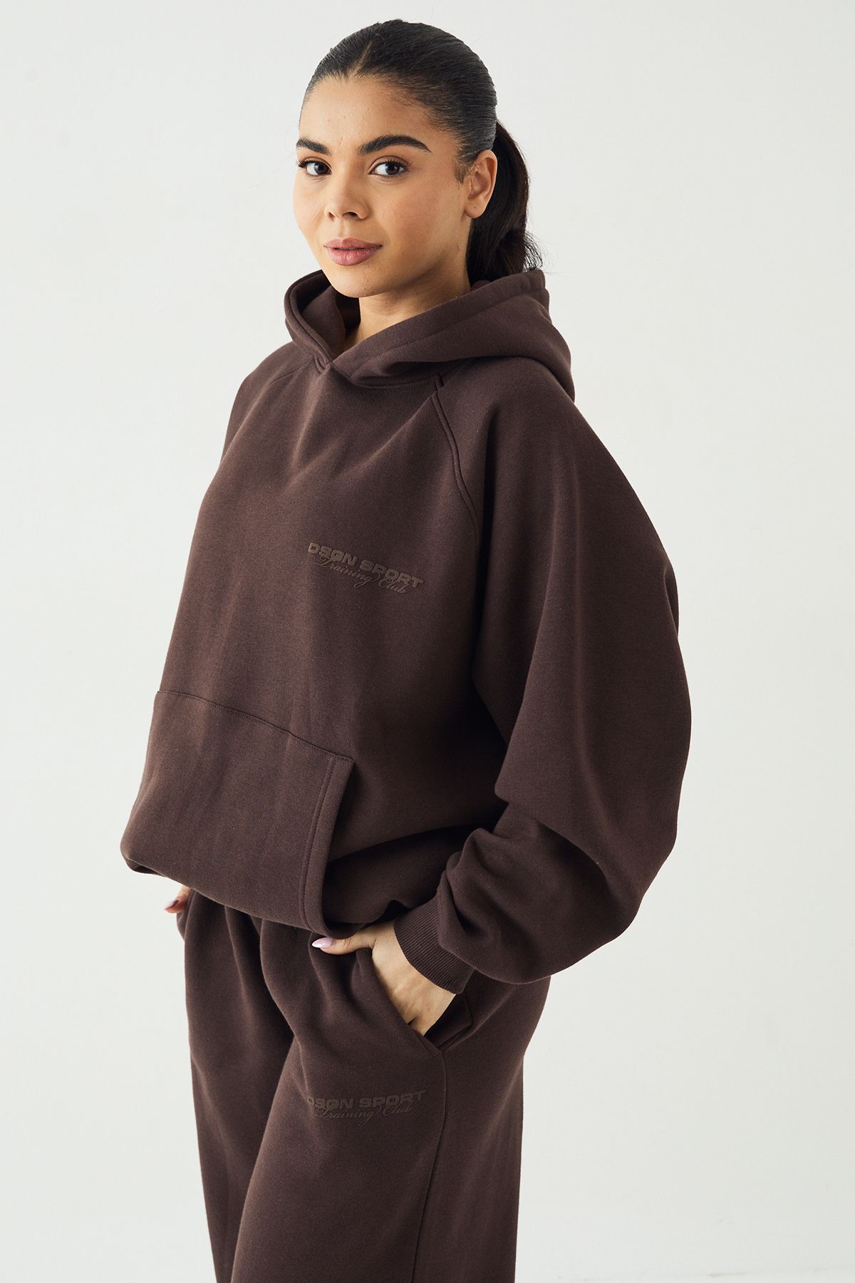 DSGN Studio DSGN Studio Sport Training Club Oversized Hoodie Coffee Bean