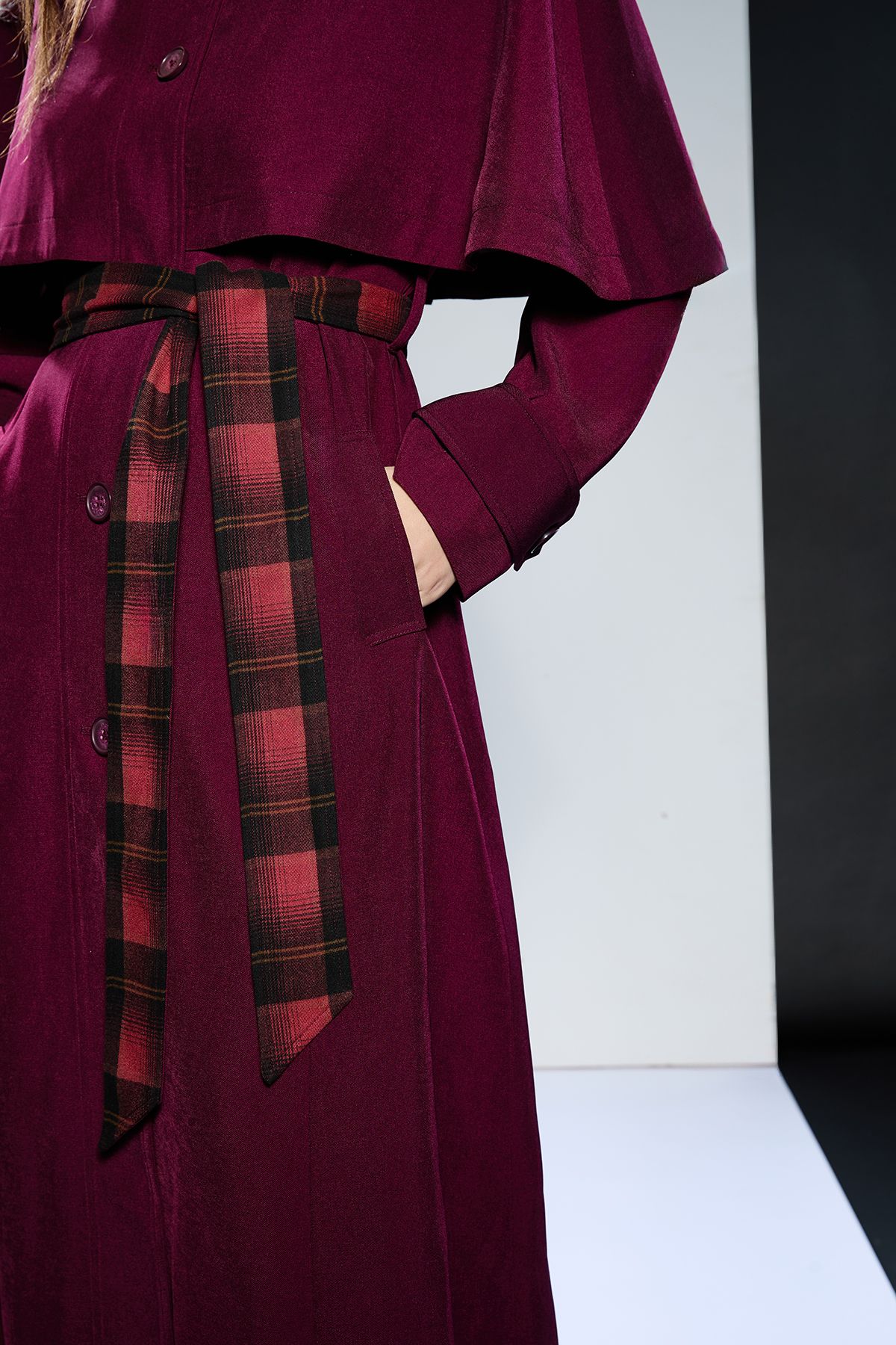 RUNWAY 1.8.1.8 Runway 1.8.18 Belted Cape Coat Berry image 4