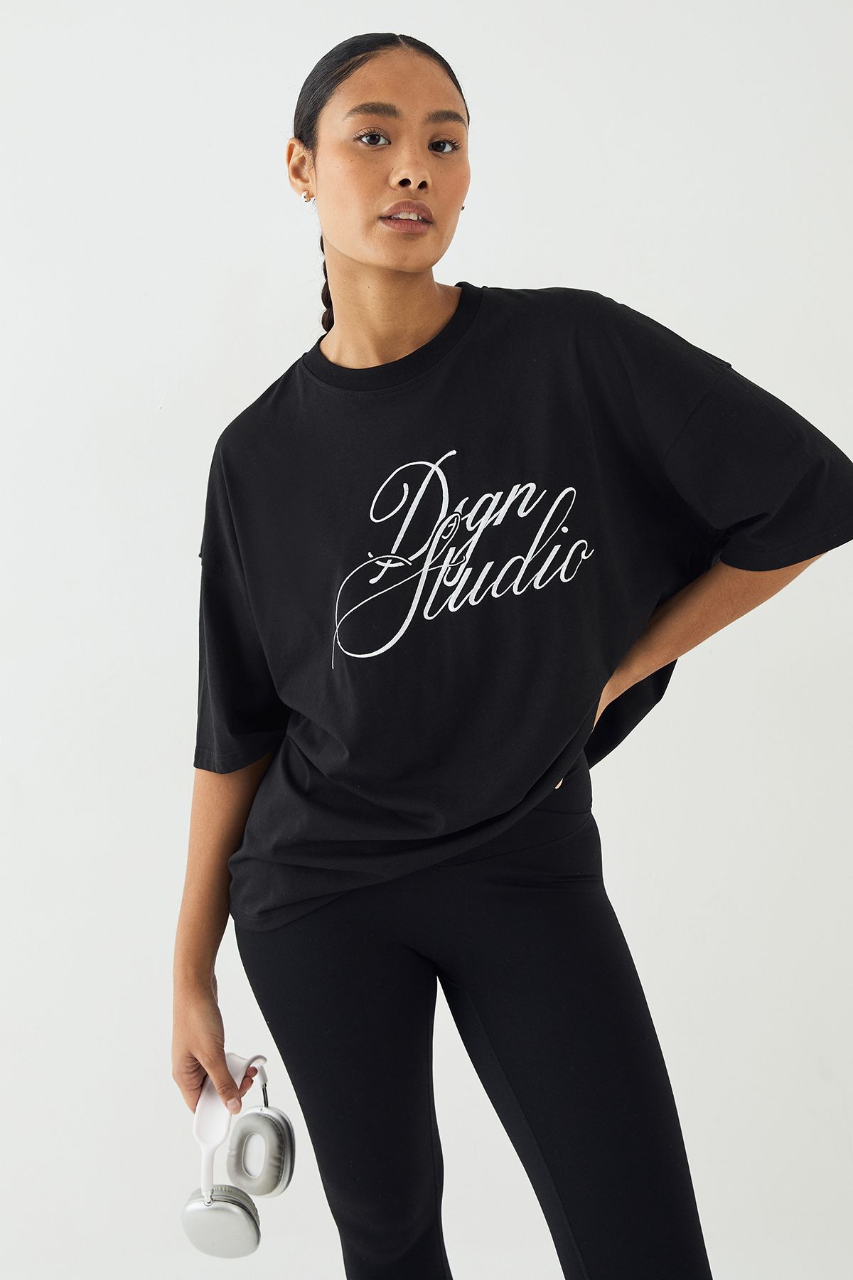 DSGN Studio DSGN Studio Script Embroidered Crew Neck Oversized T-Shirt Black