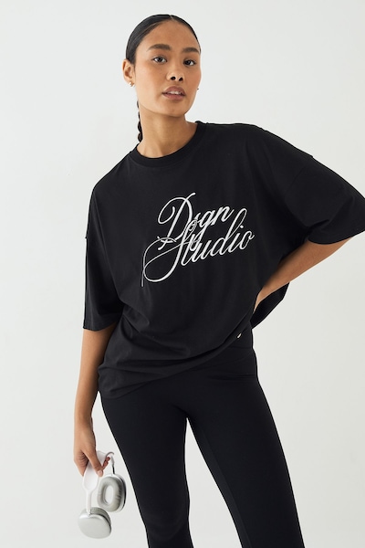 DSGN Studio DSGN Studio Script Embroidered Crew Neck Oversized T-Shirt Black