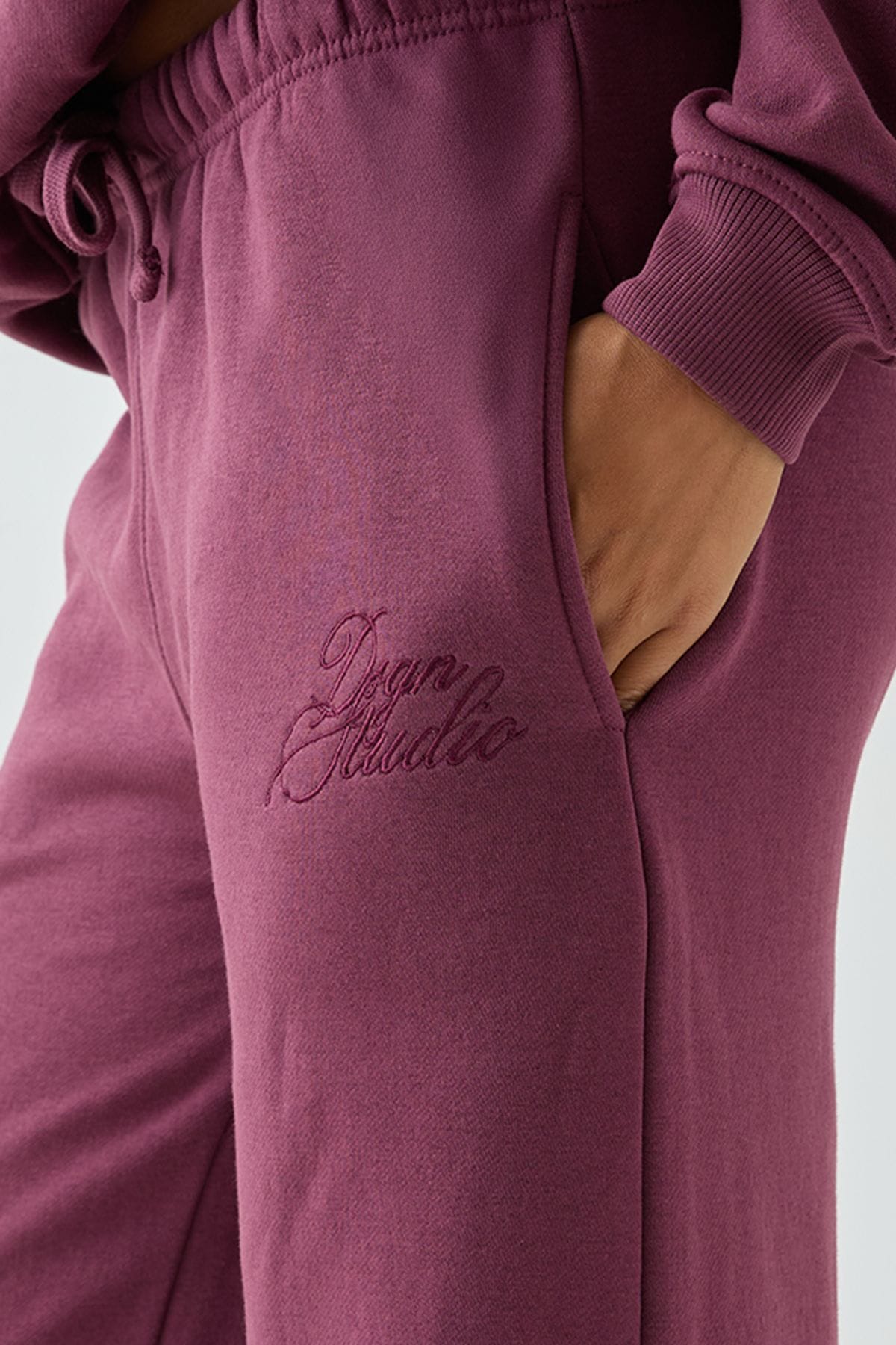 DSGN Studio DSGN Studio Contrast Script Straight Leg Jogger Plum image 5