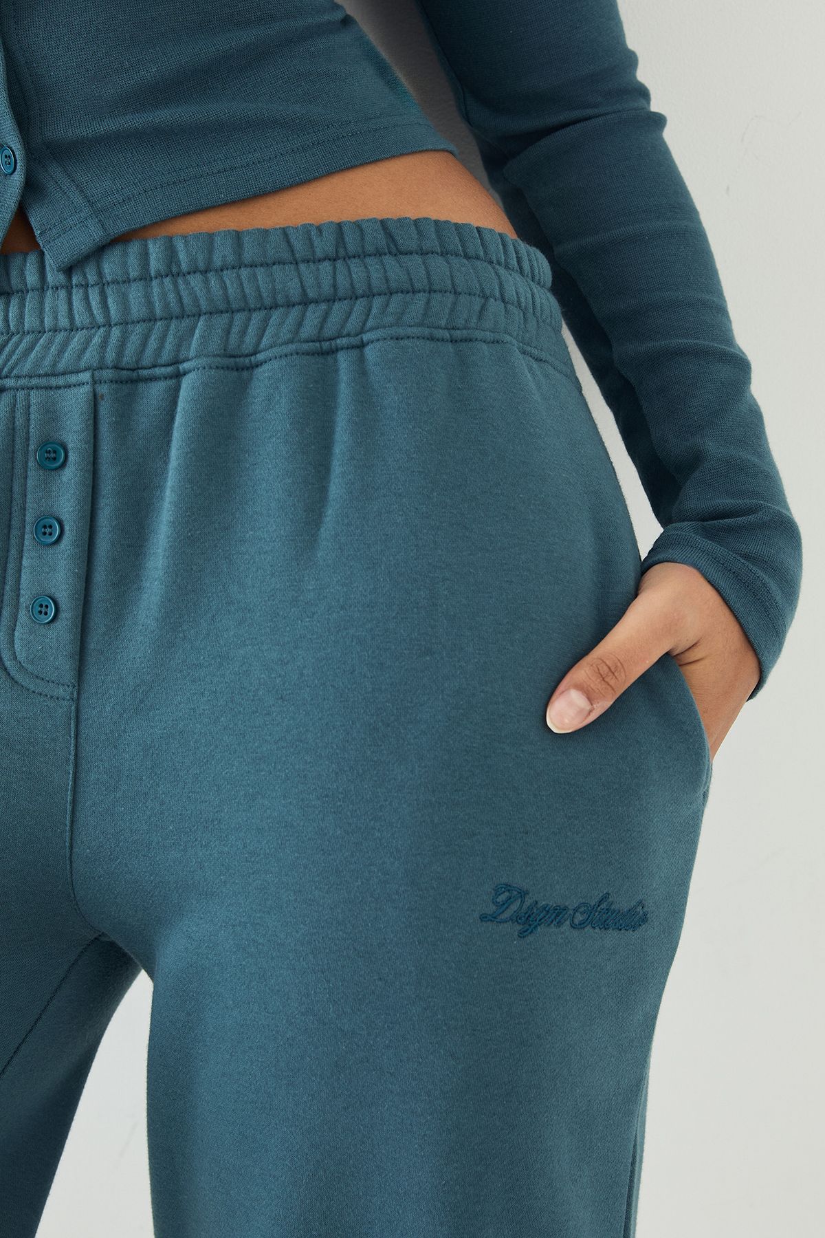 DSGN Studio DSGN Studio Embroidery Henley Jogger Teal image 4