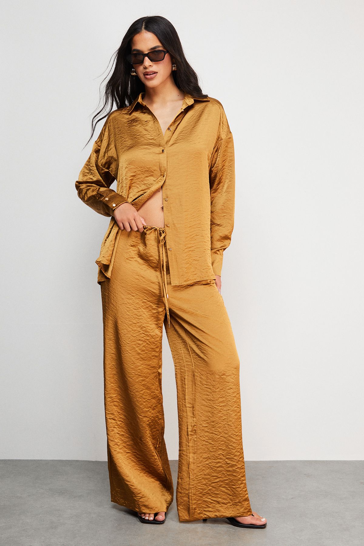 Warehouse Hammered Satin Mid Rise Drawstring Trouser Gold image 1