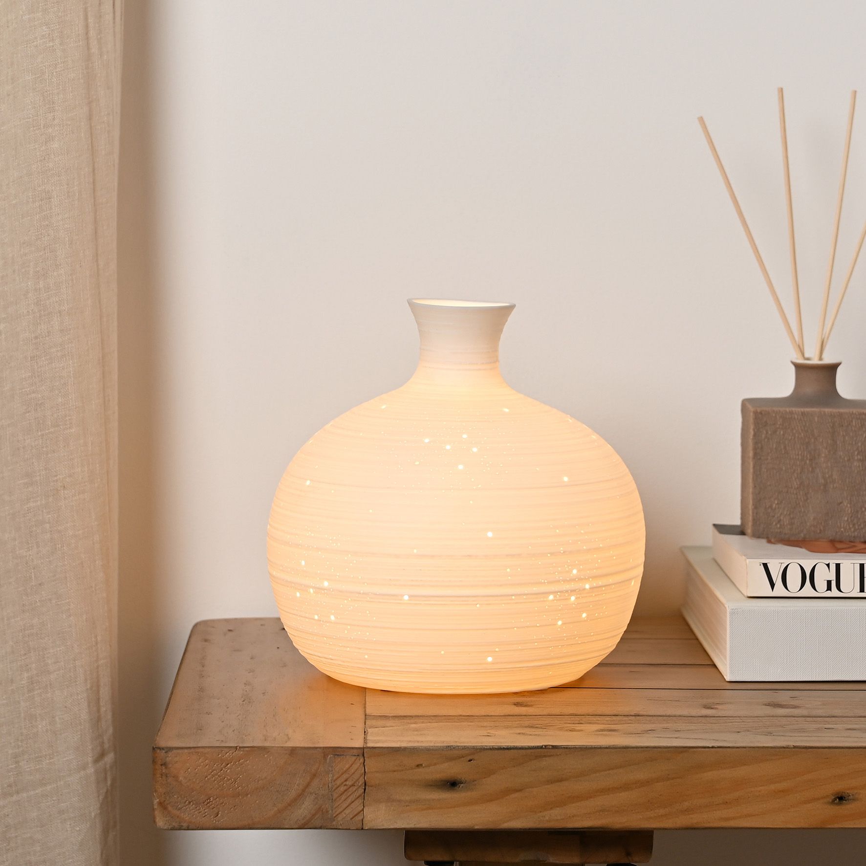 Hestia White Short Textured Table Lamp image 6