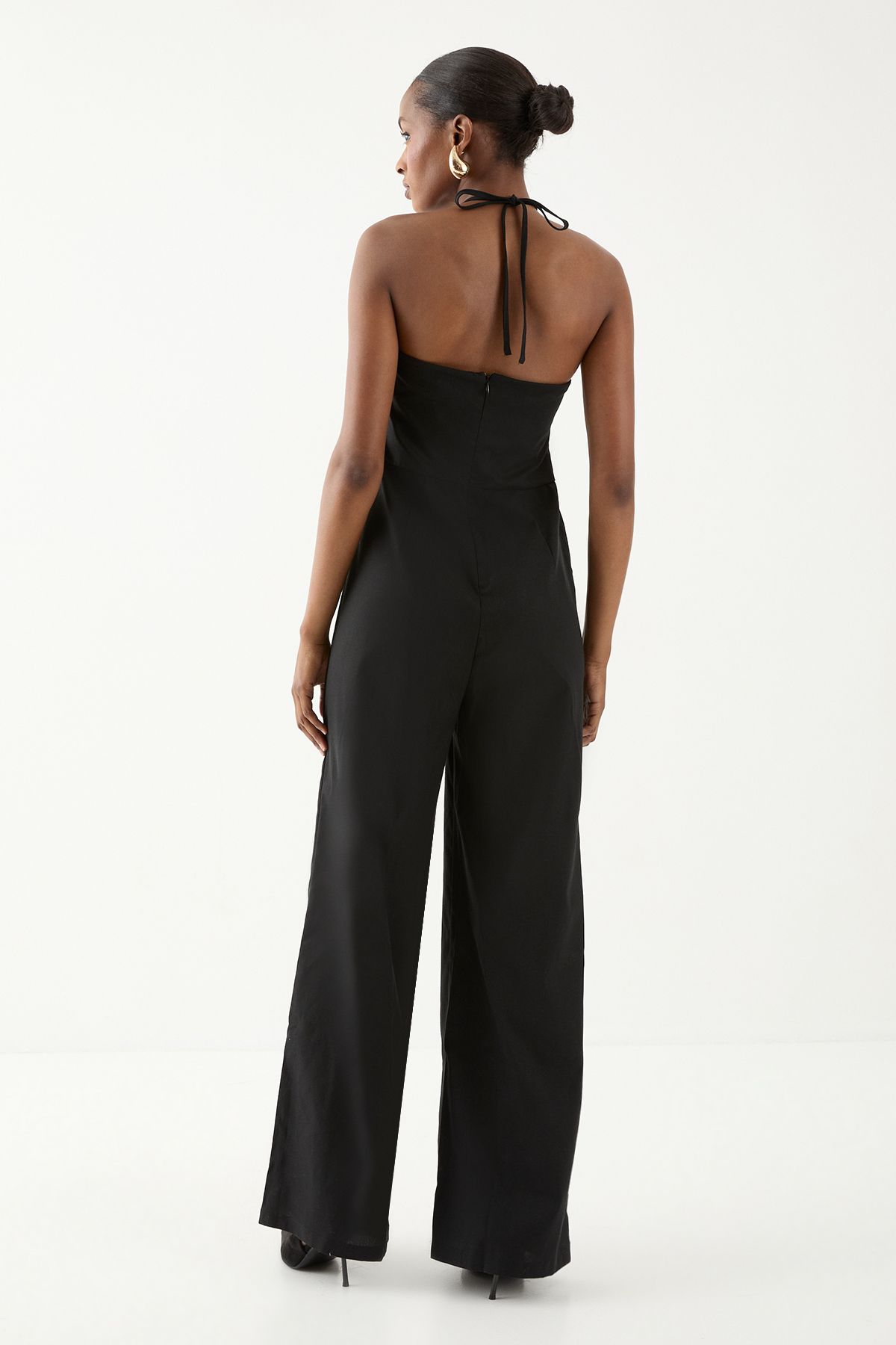 MissPap Linen Look Twist Halter Neck Jumpsuit Black image 4