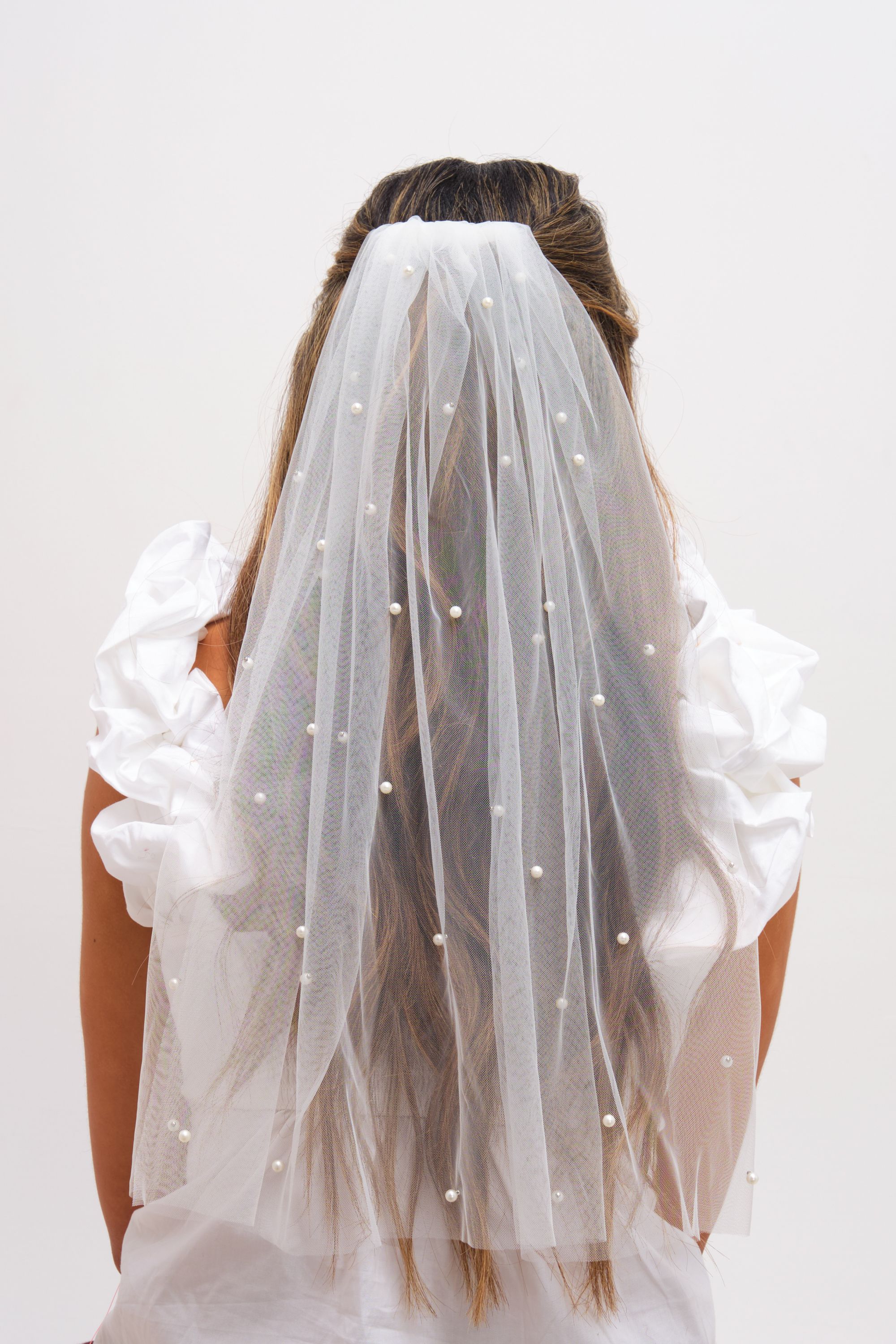 Jon Richard Short Pearl Veil