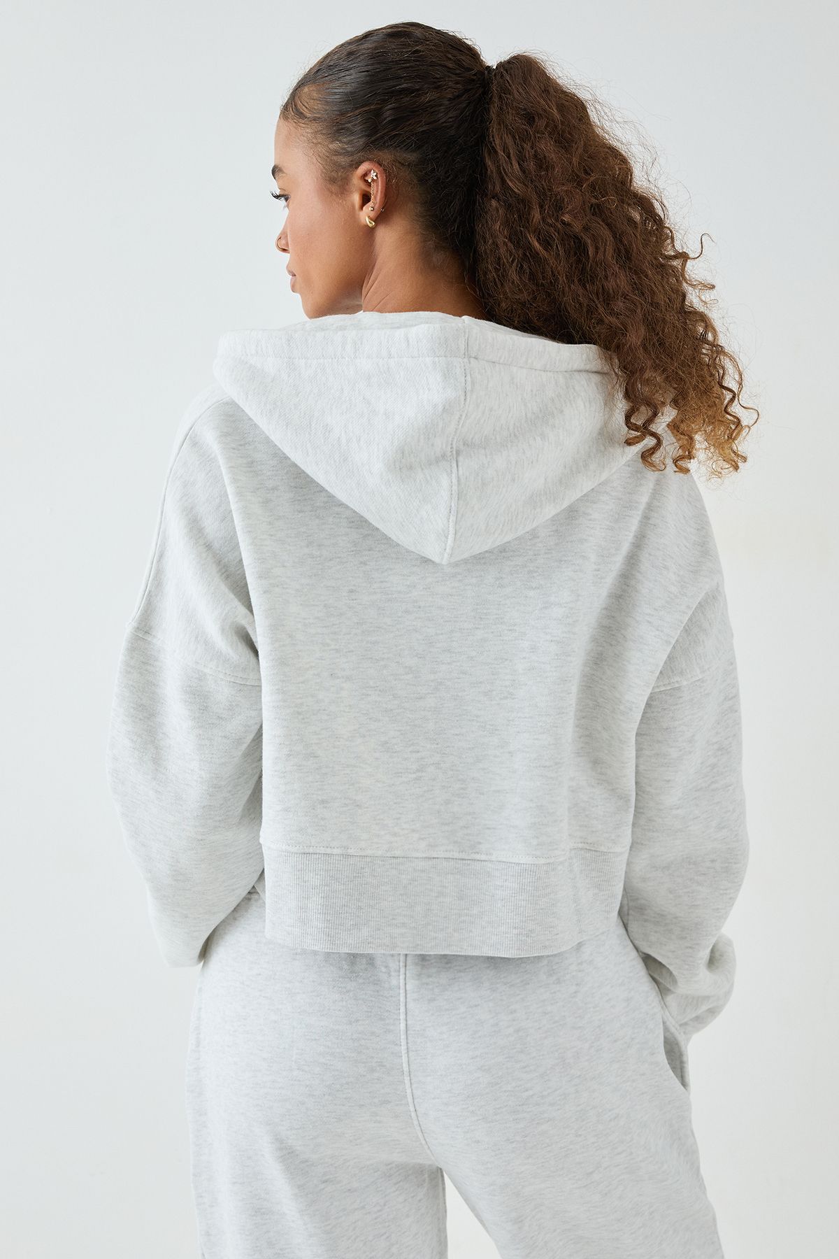 DSGN Studio DSGN Studio Contrast Drawcord Boxy Crop Hoodie Ash Grey image 2