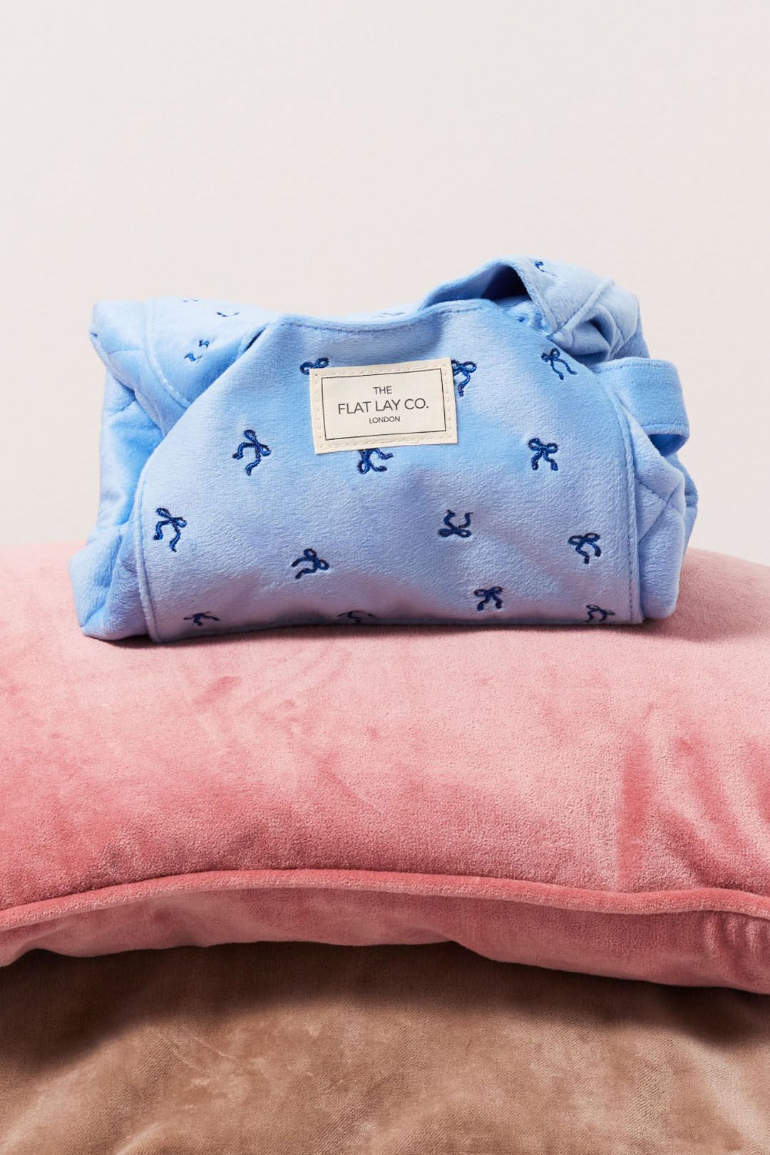 The Flat Lay Co Drawstring Makeup Bag - Ditsy Bows Blue Embroidered Velvet Multi image 10