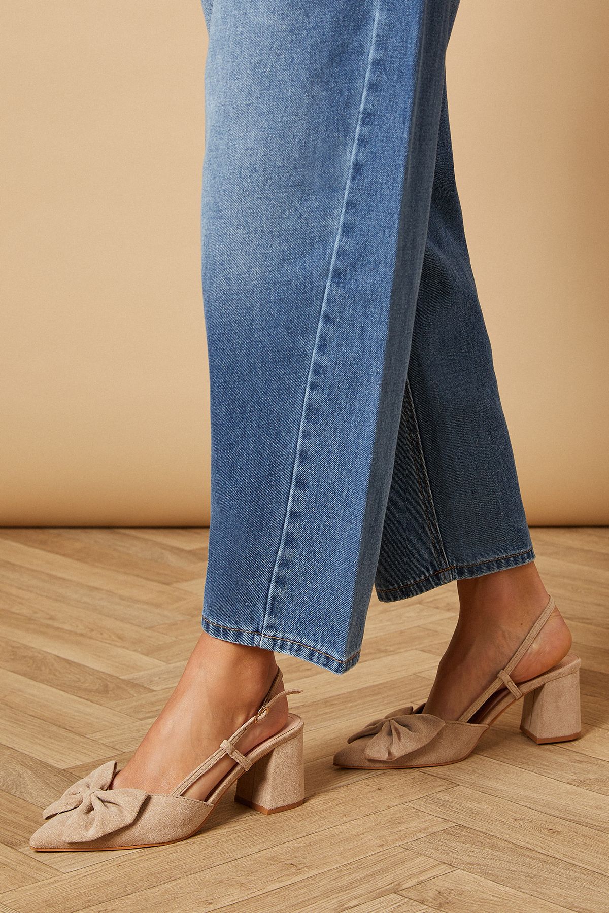 Oasis Dorinda Faux Suede Bow Slingback Block Heeled Shoes Beige image 3