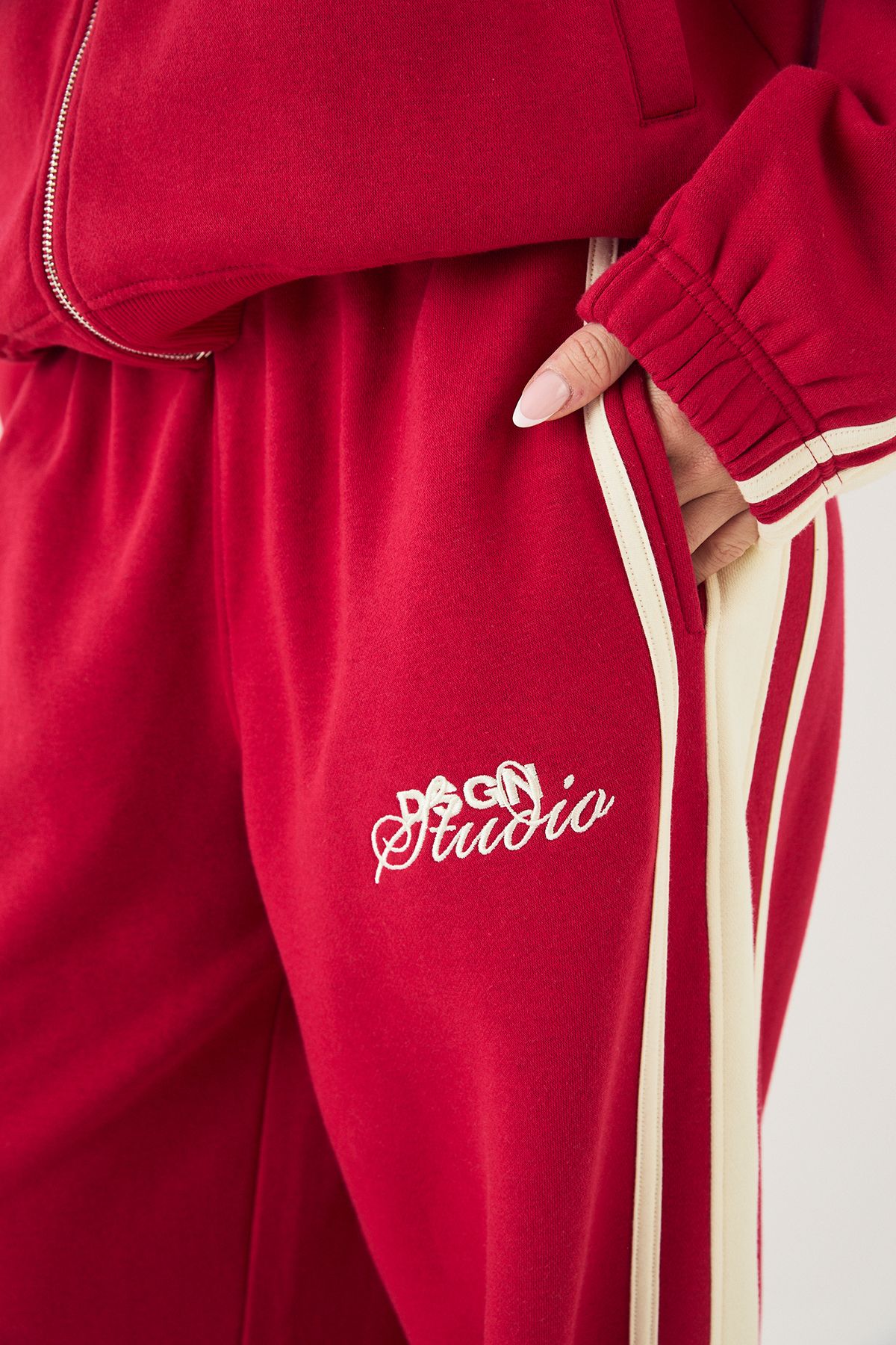 DSGN Studio DSGN Studio Oversized Wide Leg Jogger Red image 4