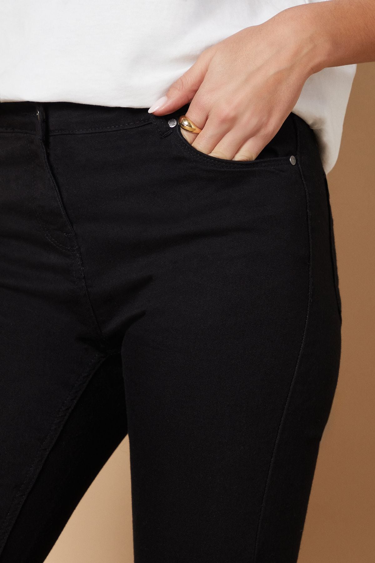 Oasis Jade Mid Rise Skinny Jeans Black image 2