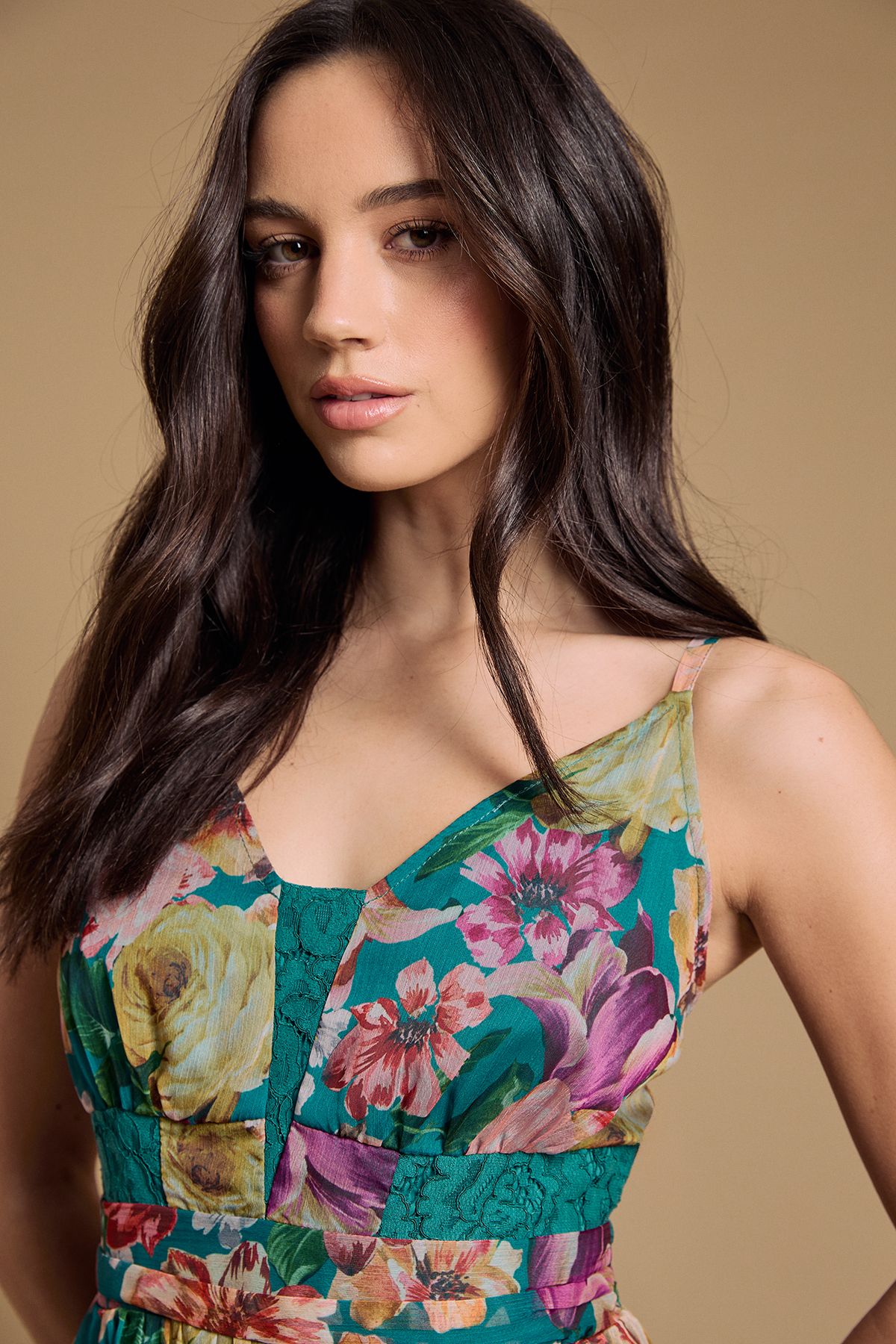 Oasis Lace Panelled Waist Pleated Maxi Dress Green image 2