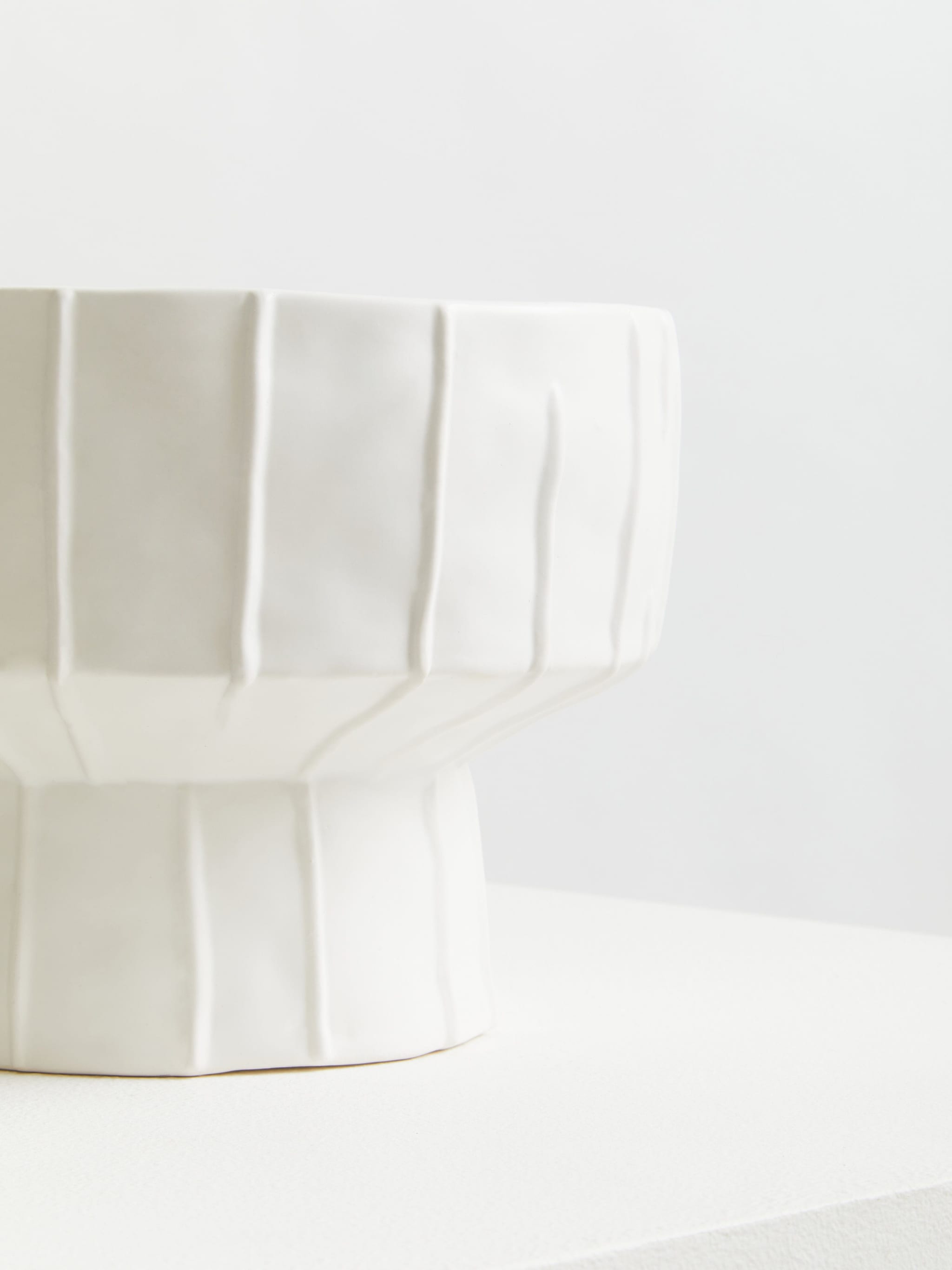 Orsina Ceramic White Vase, Versatile Pottery Vase, Compact And Lightweight Ceramic Vase For Artificial Flowers image 4